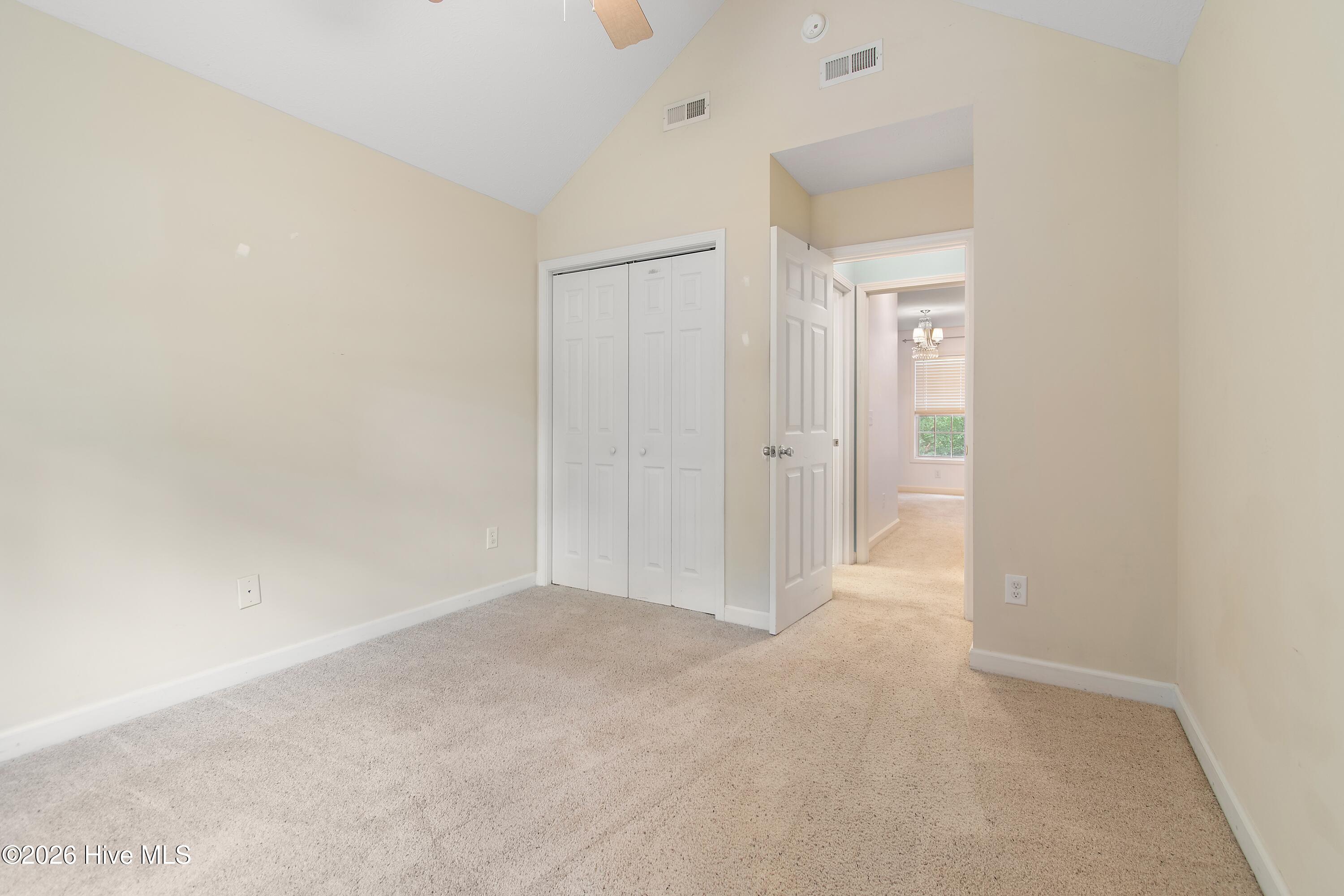 100570075 | Photo 27