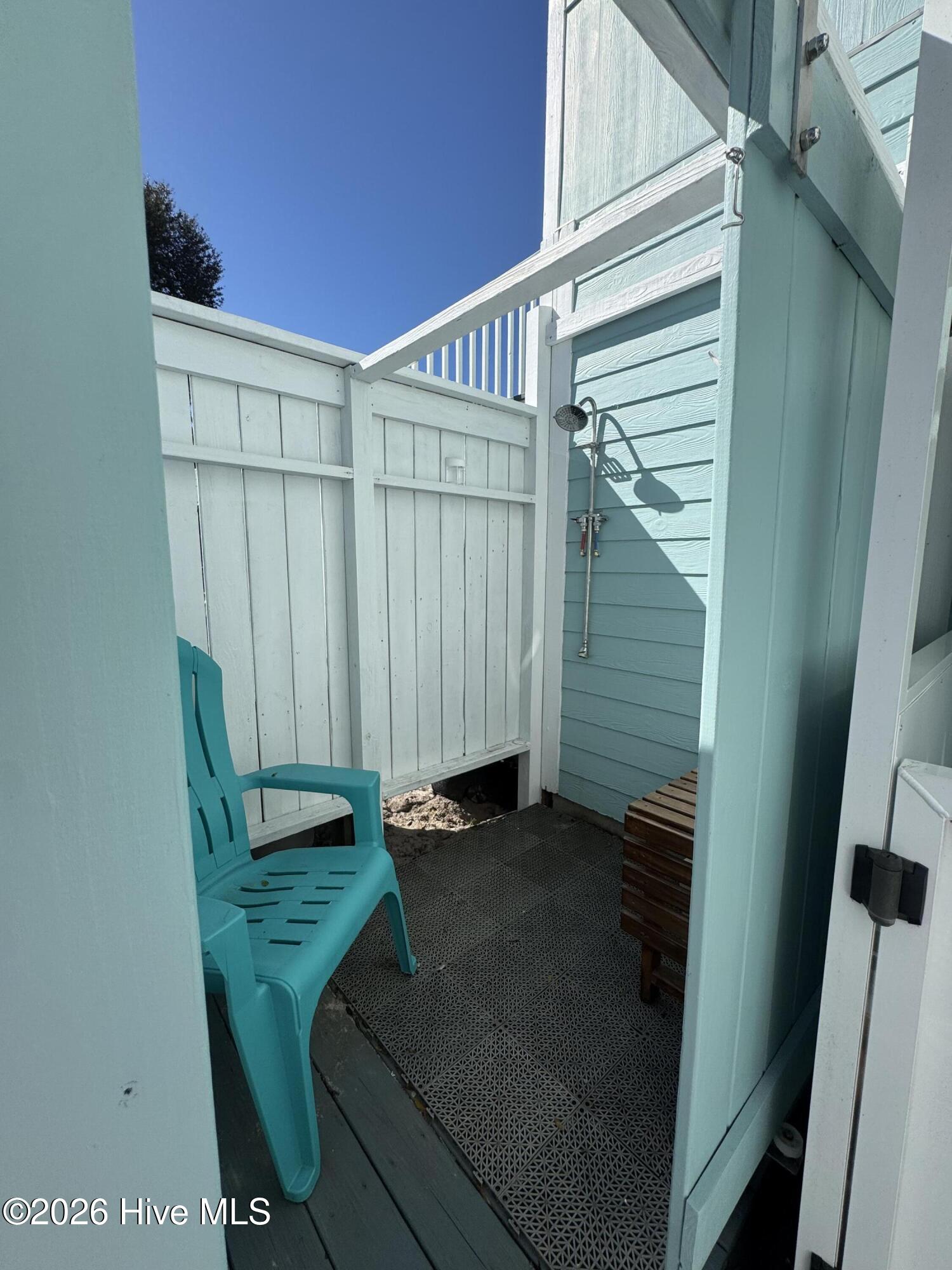 100560834 | Photo 36