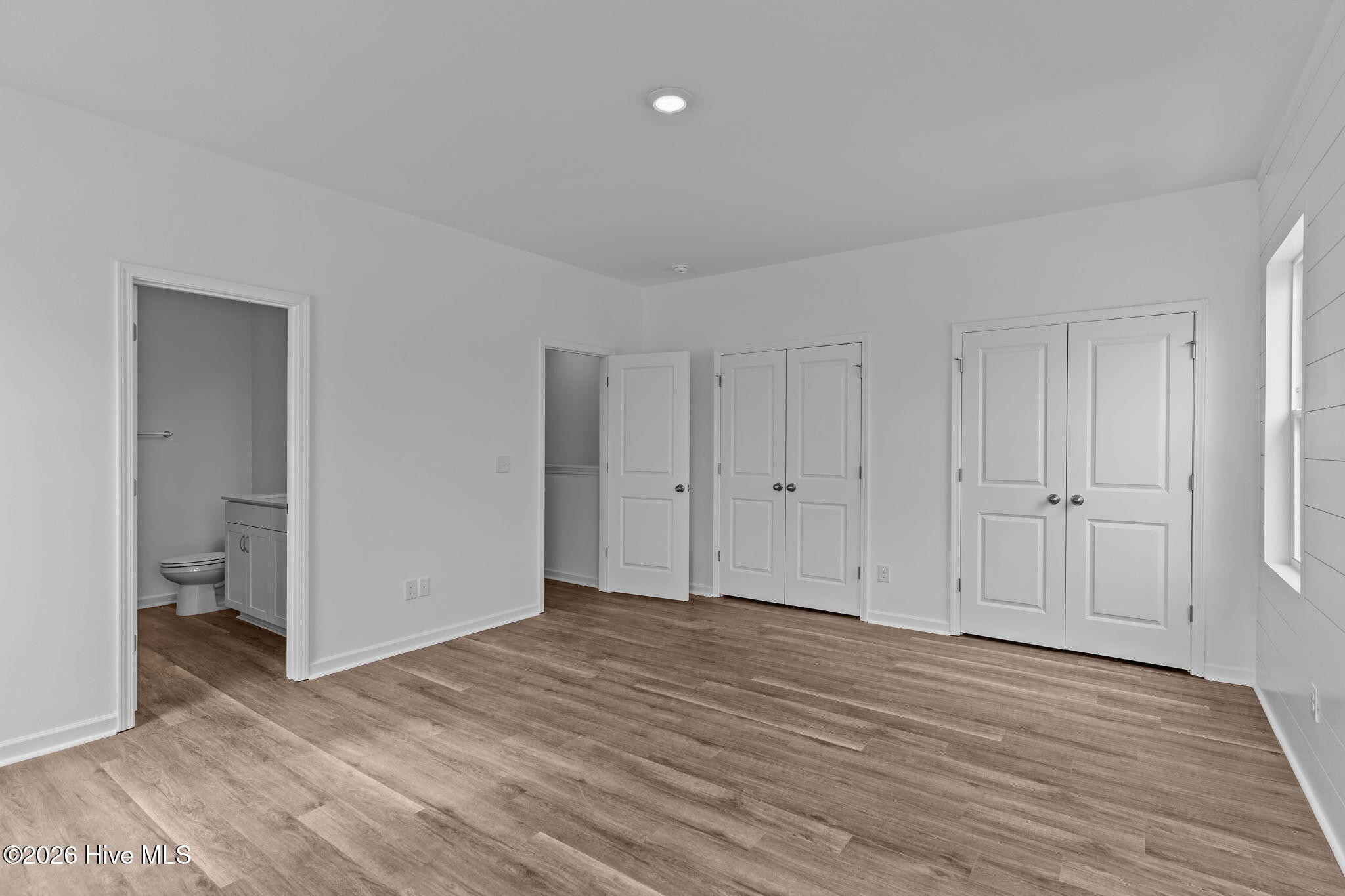 100524555 | Photo 23