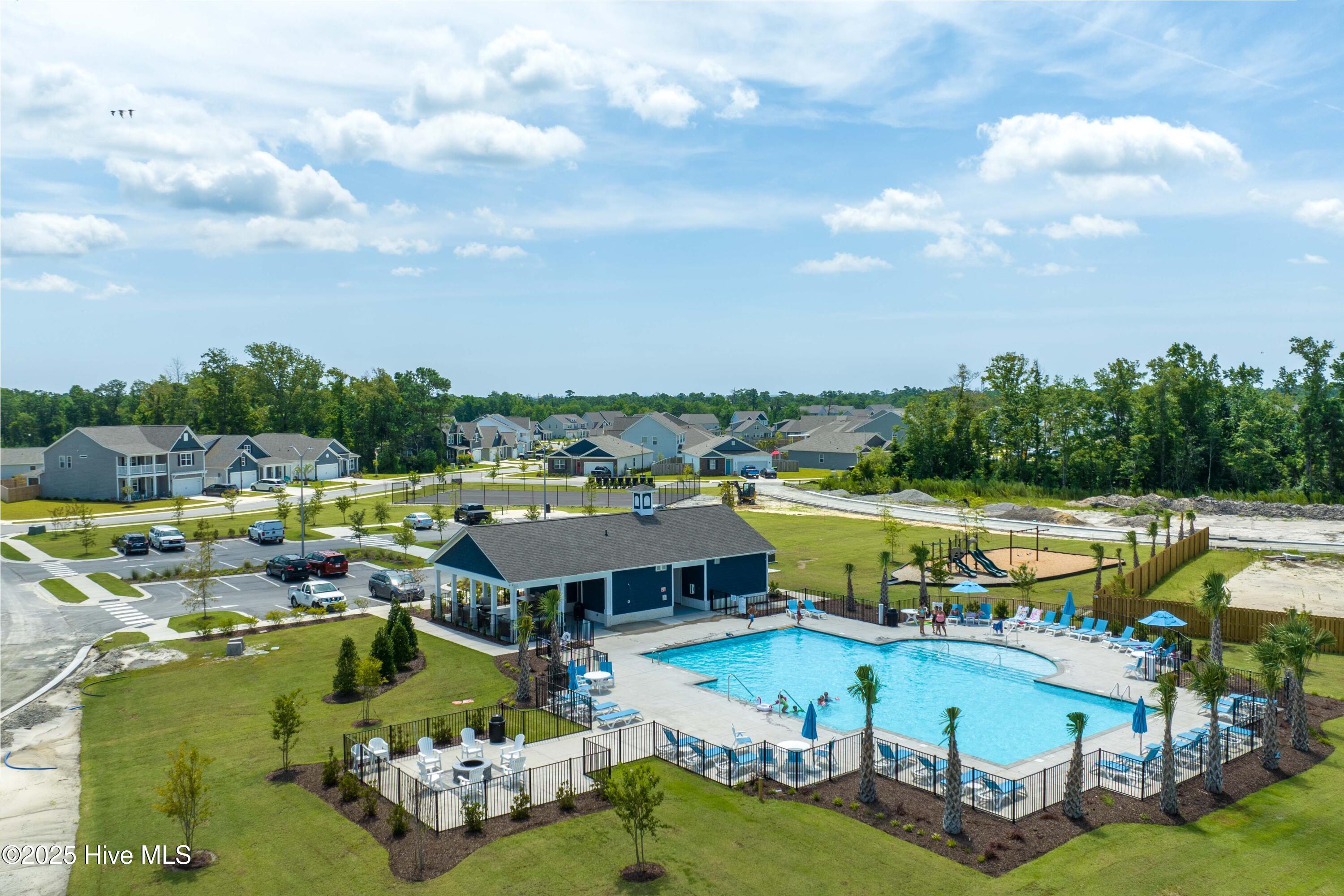 100564449 | Photo 24