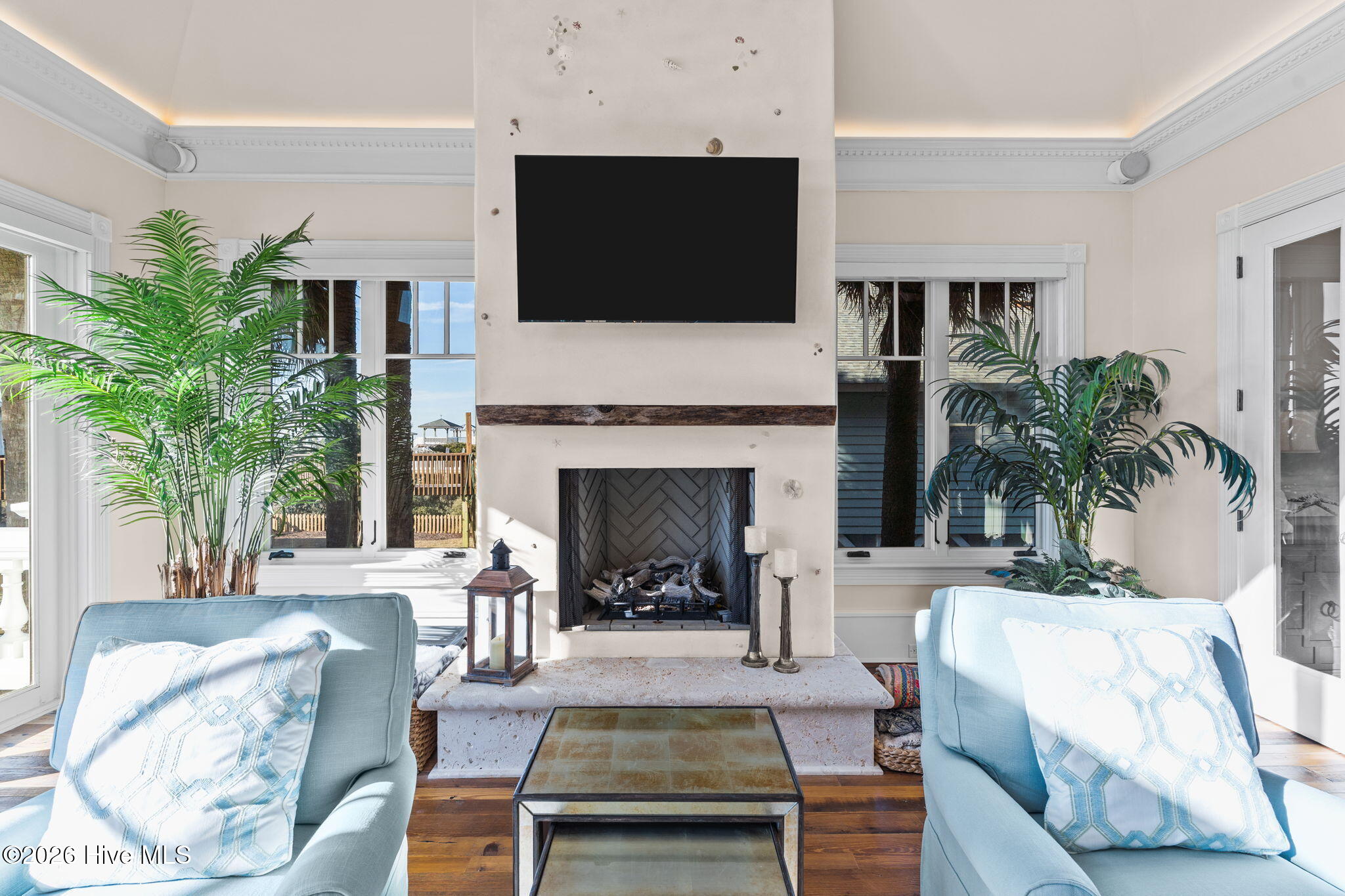 100552689 | Photo 14