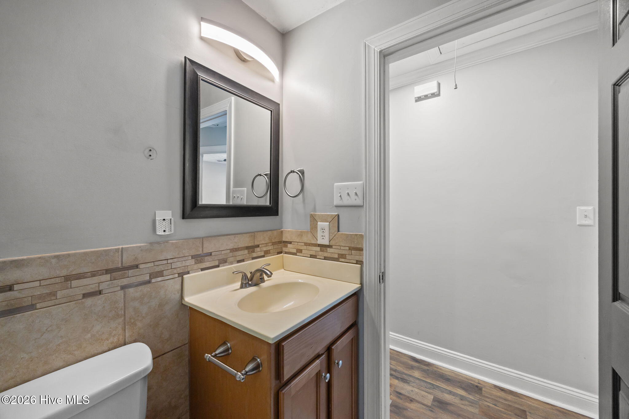 100555962 | Photo 19