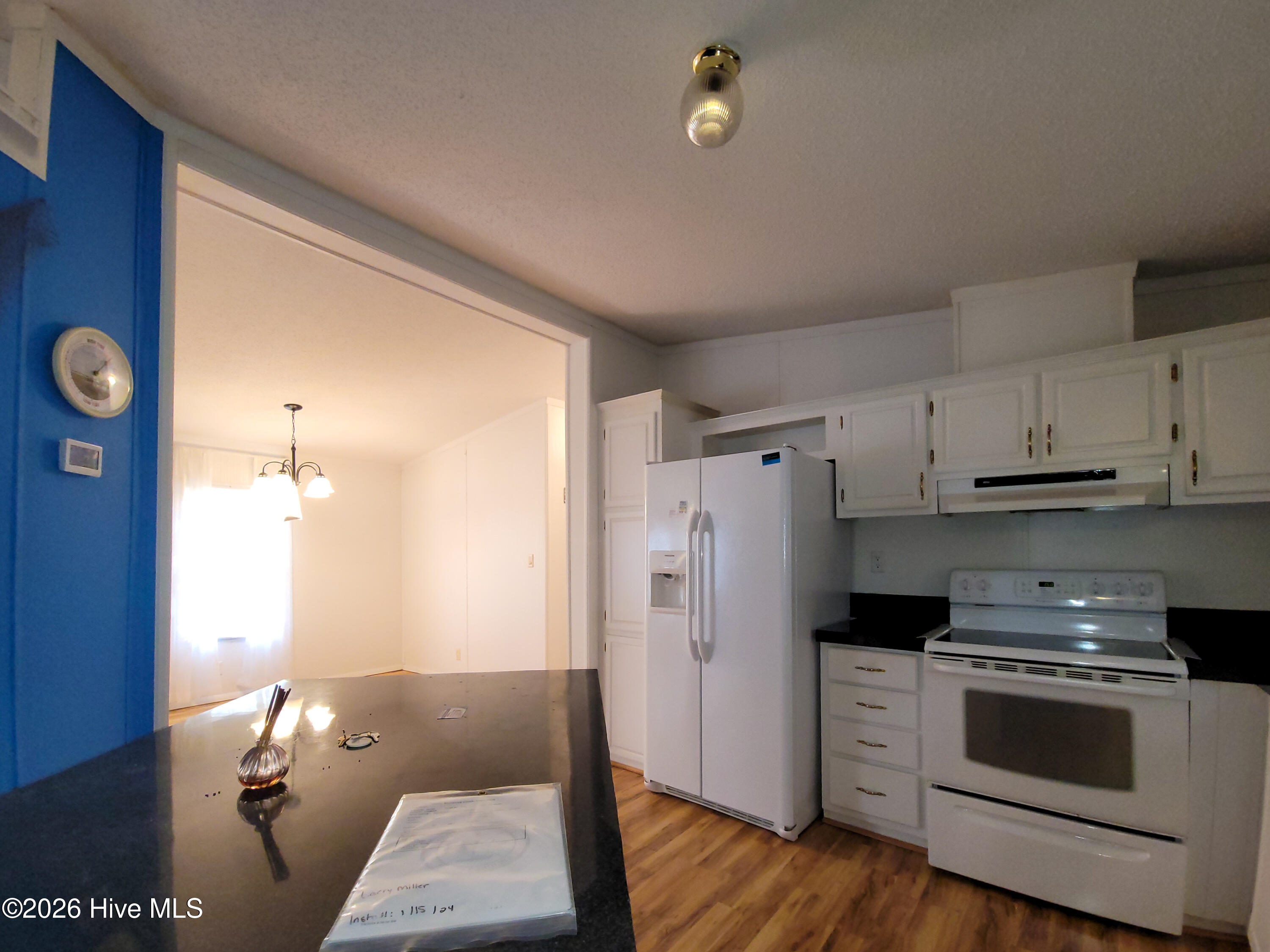 100560378 | Photo 29