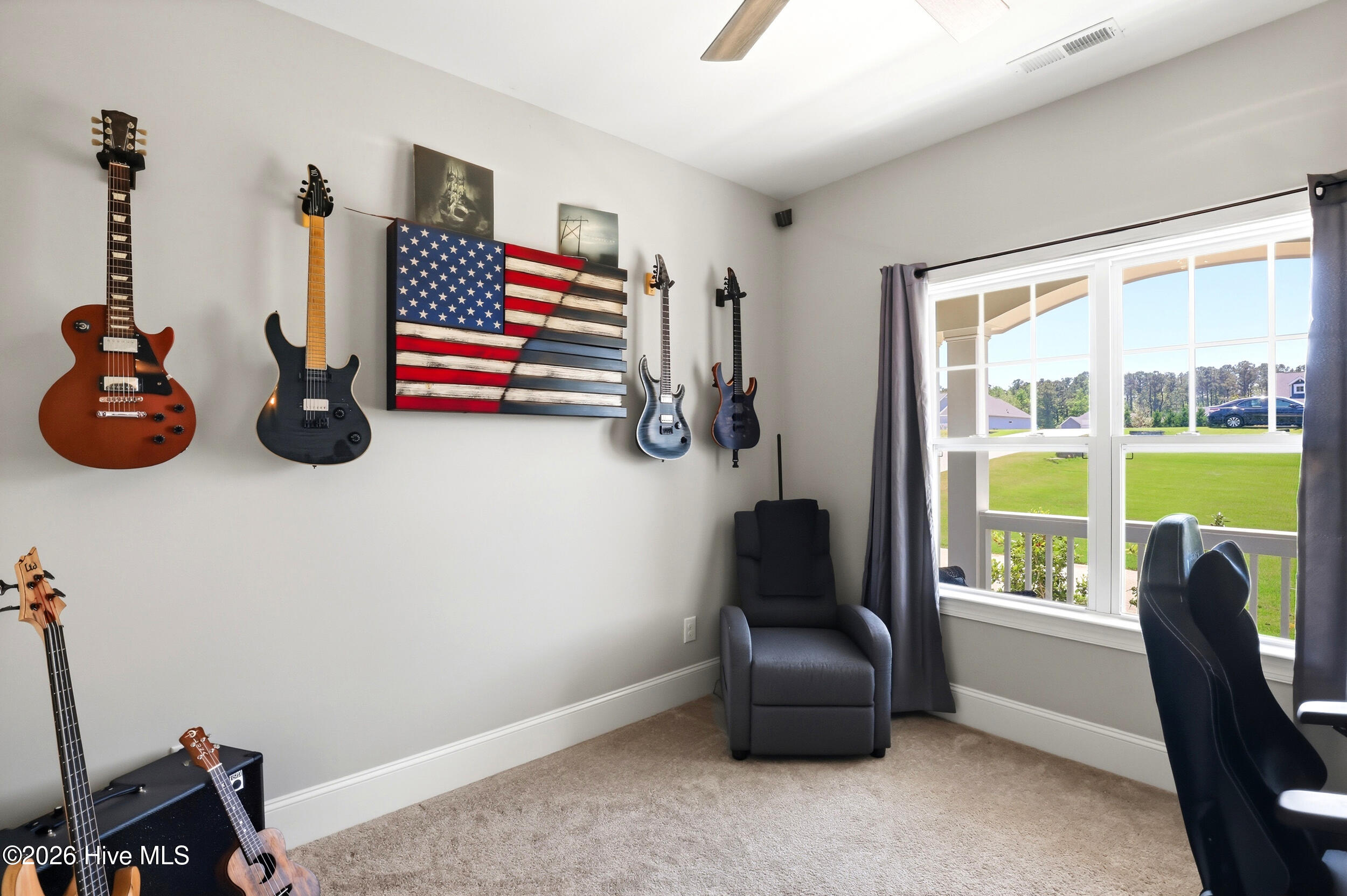 100569214 | Photo 30