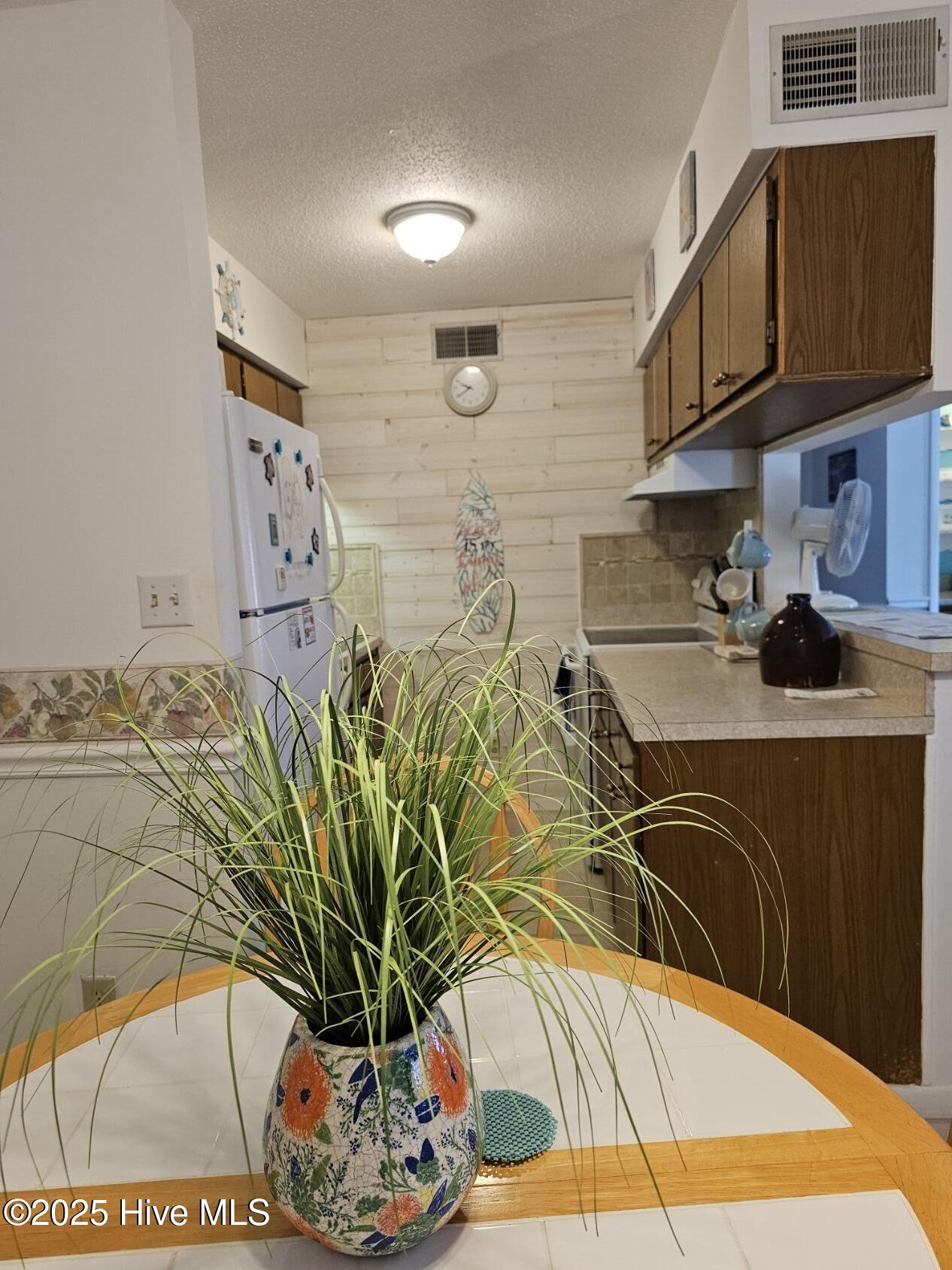 100537218 | Photo 21