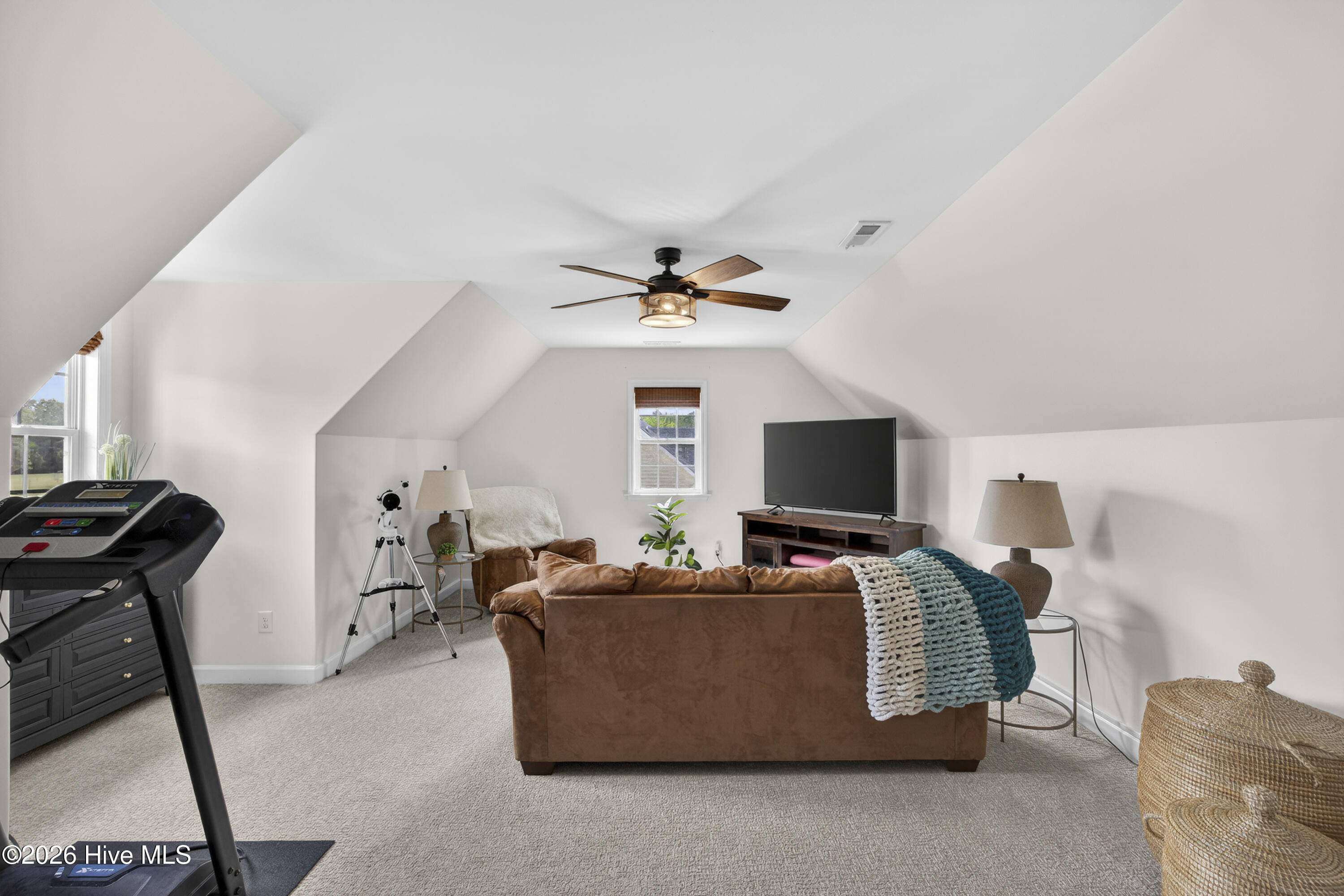 100565225 | Photo 34