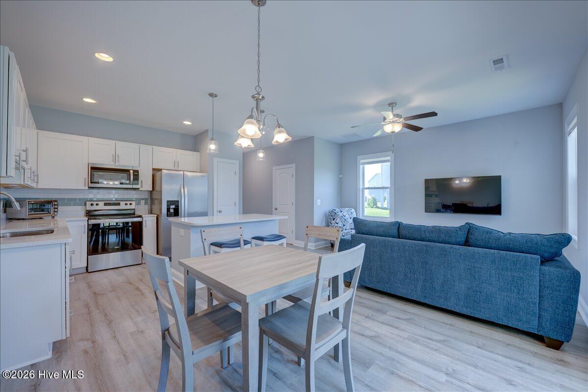 100567041 | Photo 13