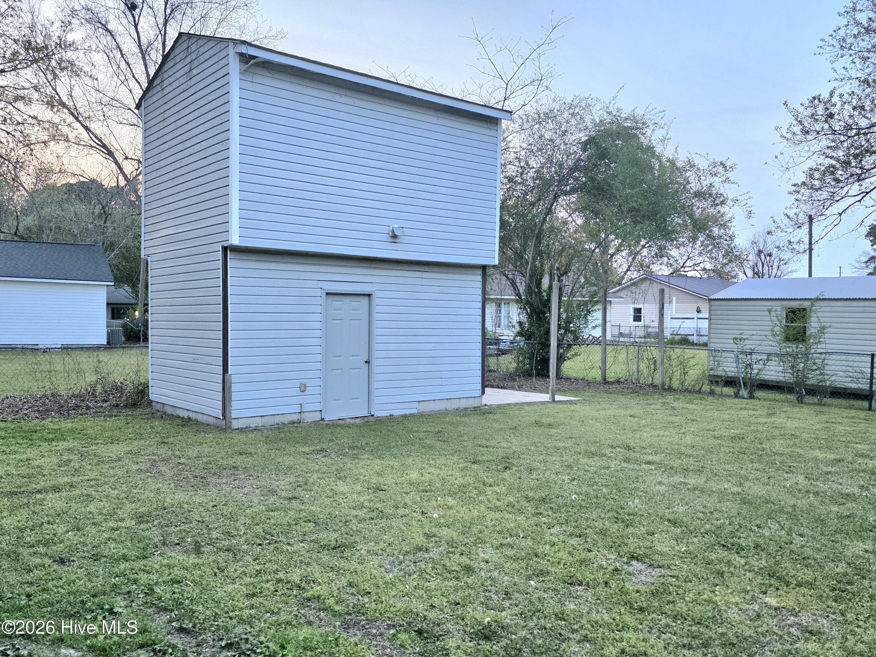 100562929 | Photo 25