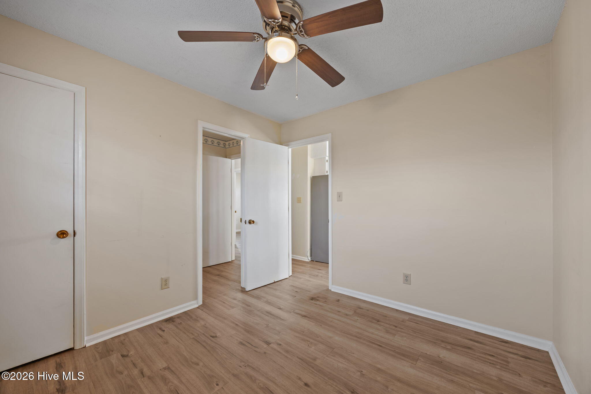 100562475 | Photo 23