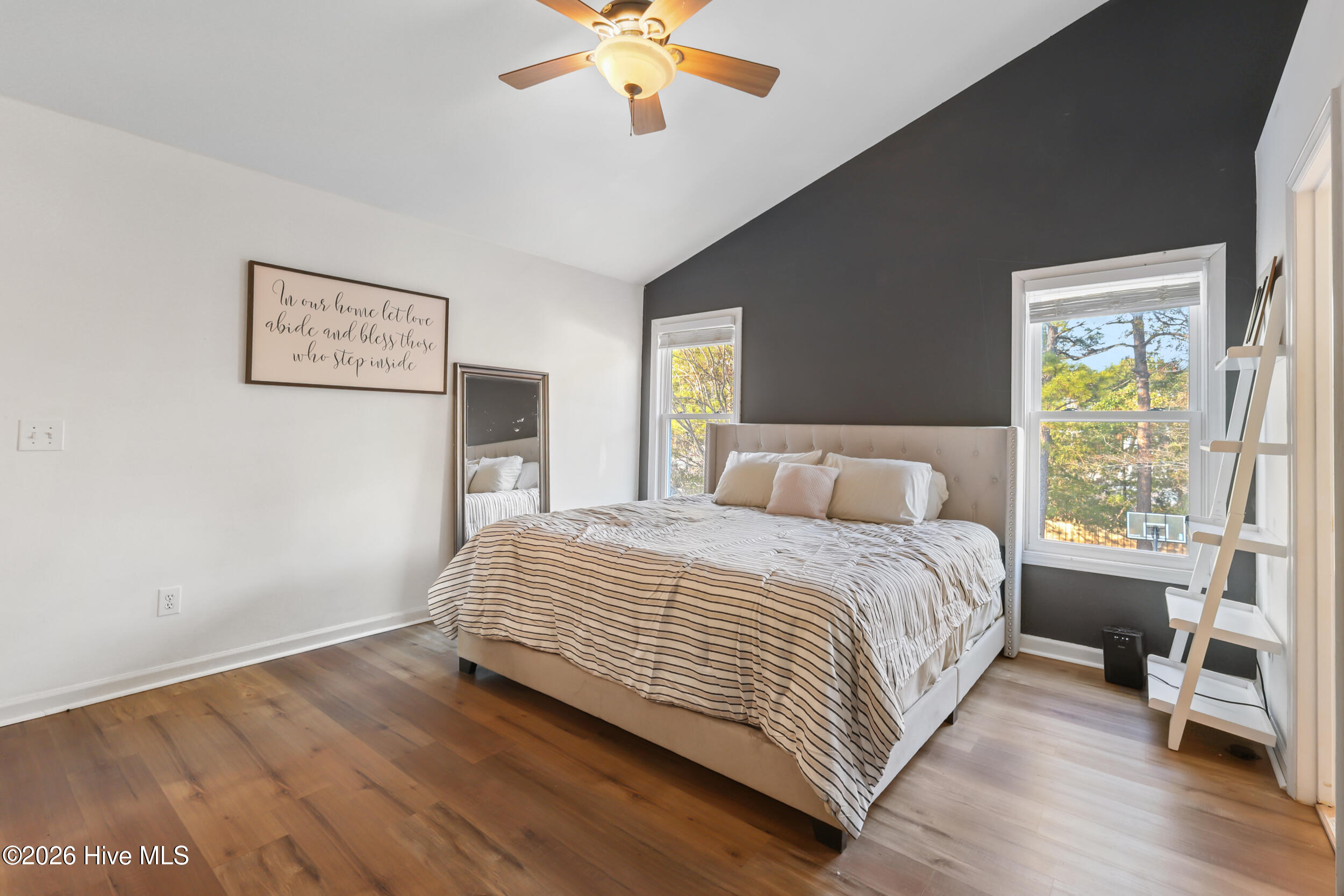 100554652 | Photo 16