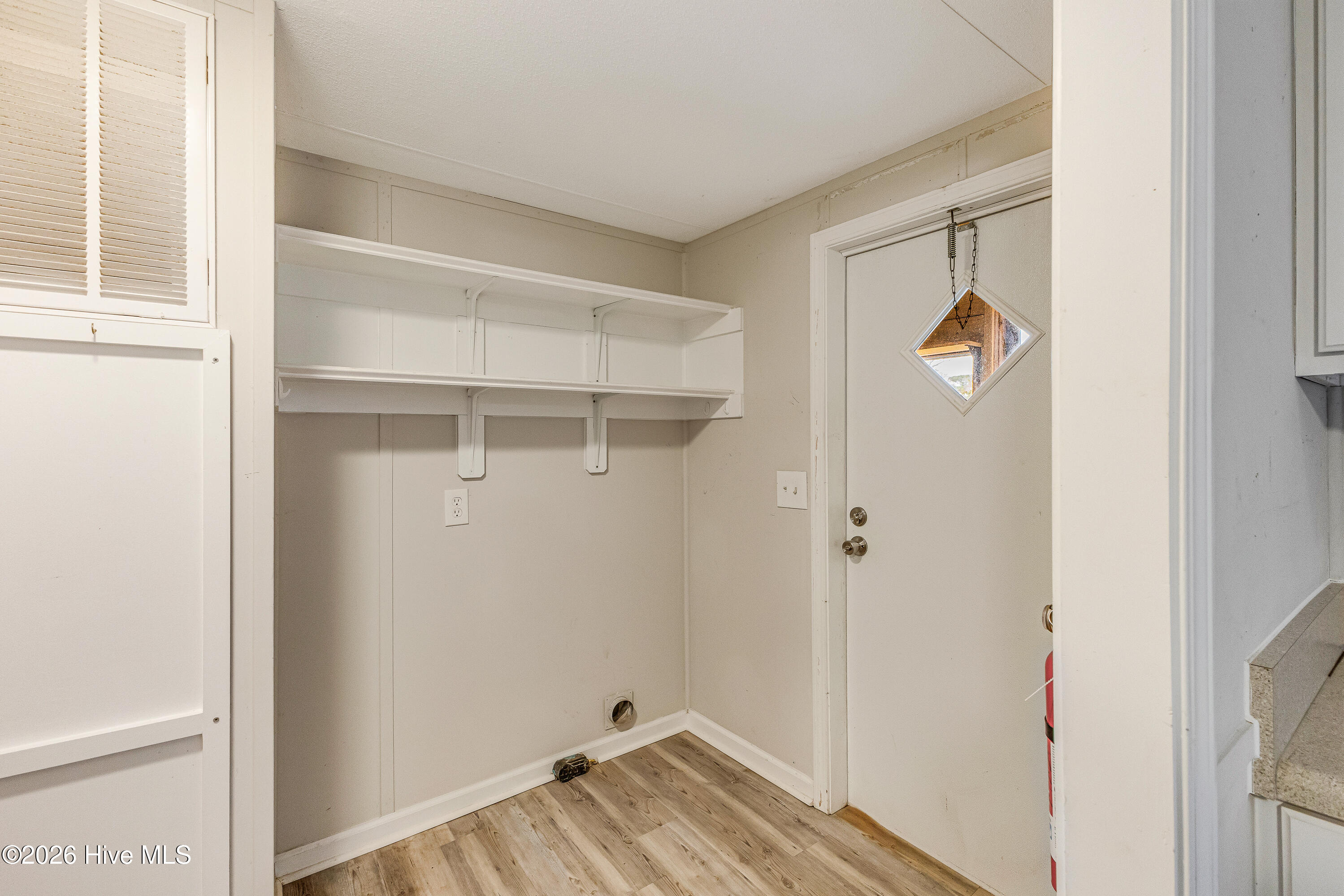 100557836 | Photo 23