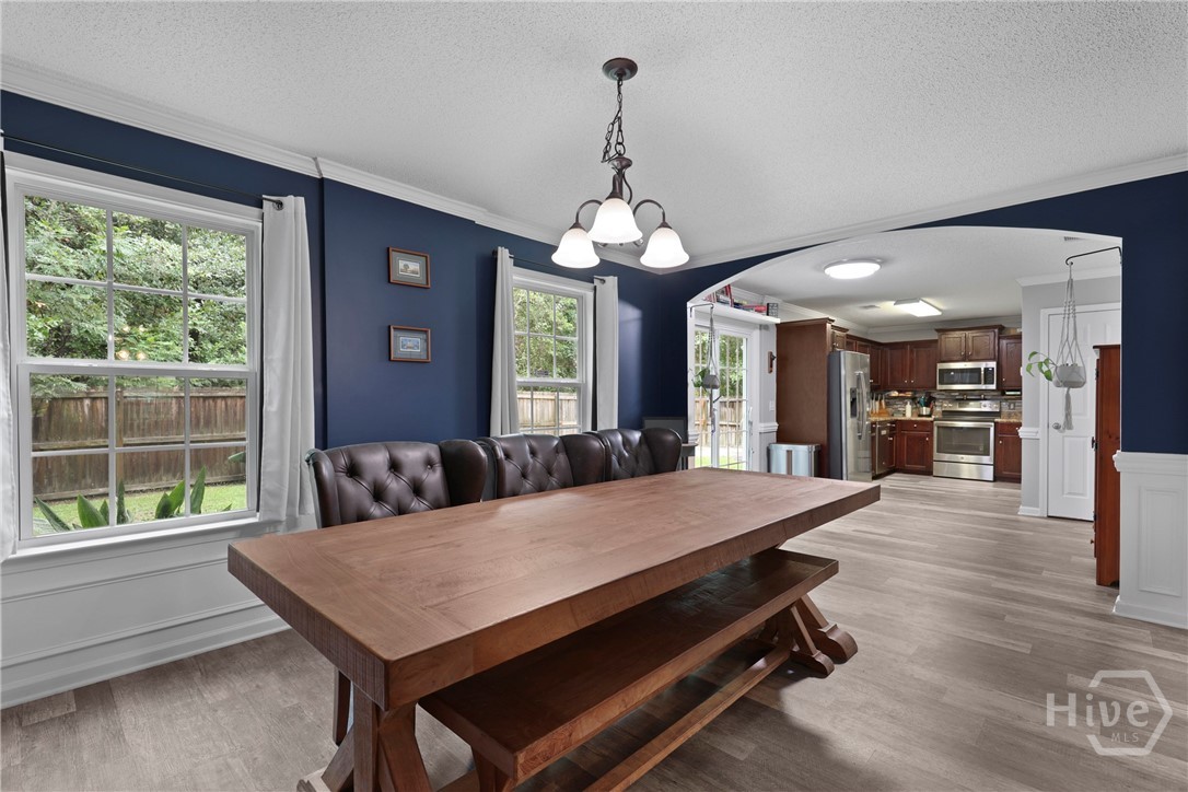 Huge Dining Area open to kitchen