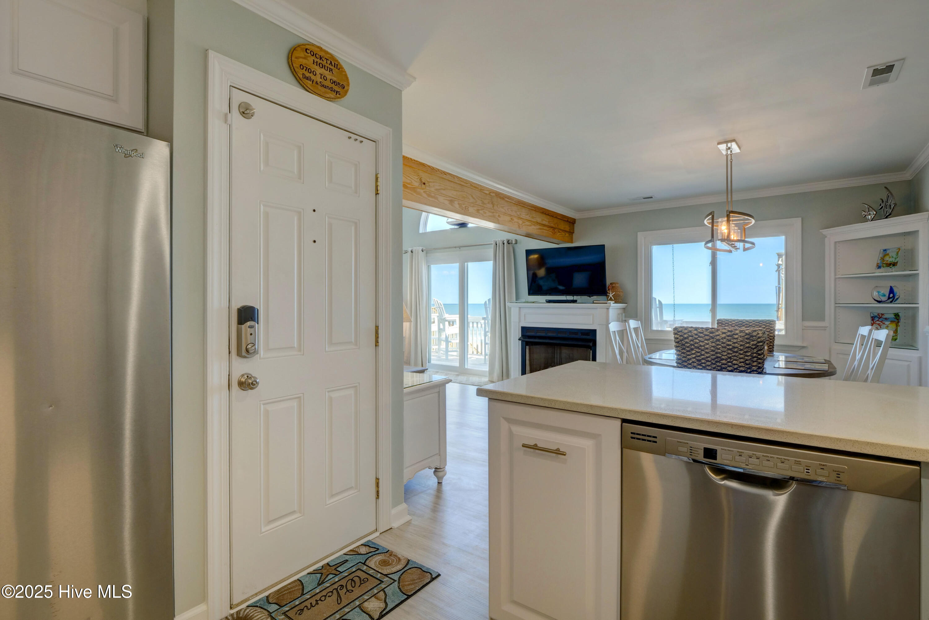 100521295 | Photo 13