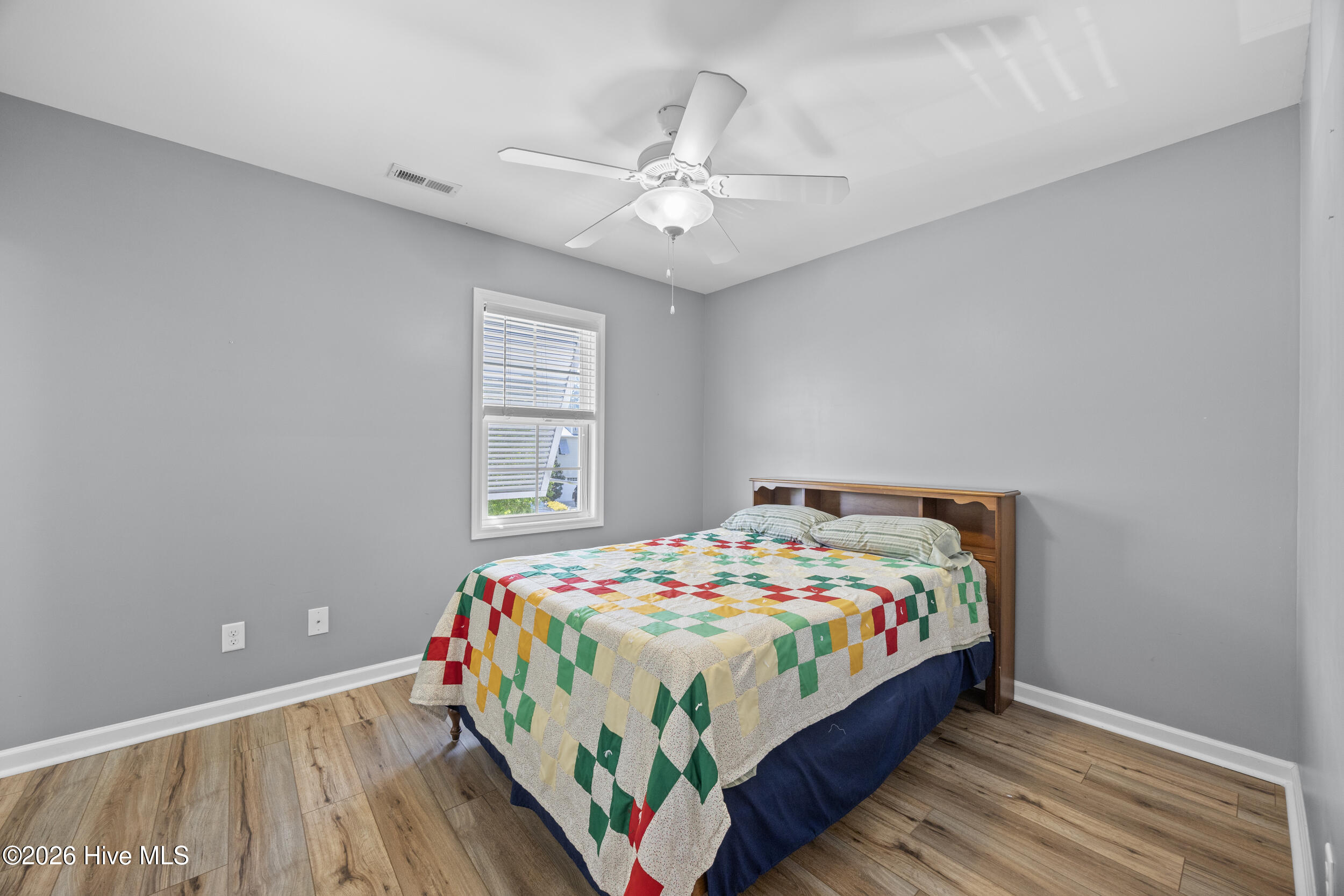 100569653 | Photo 16