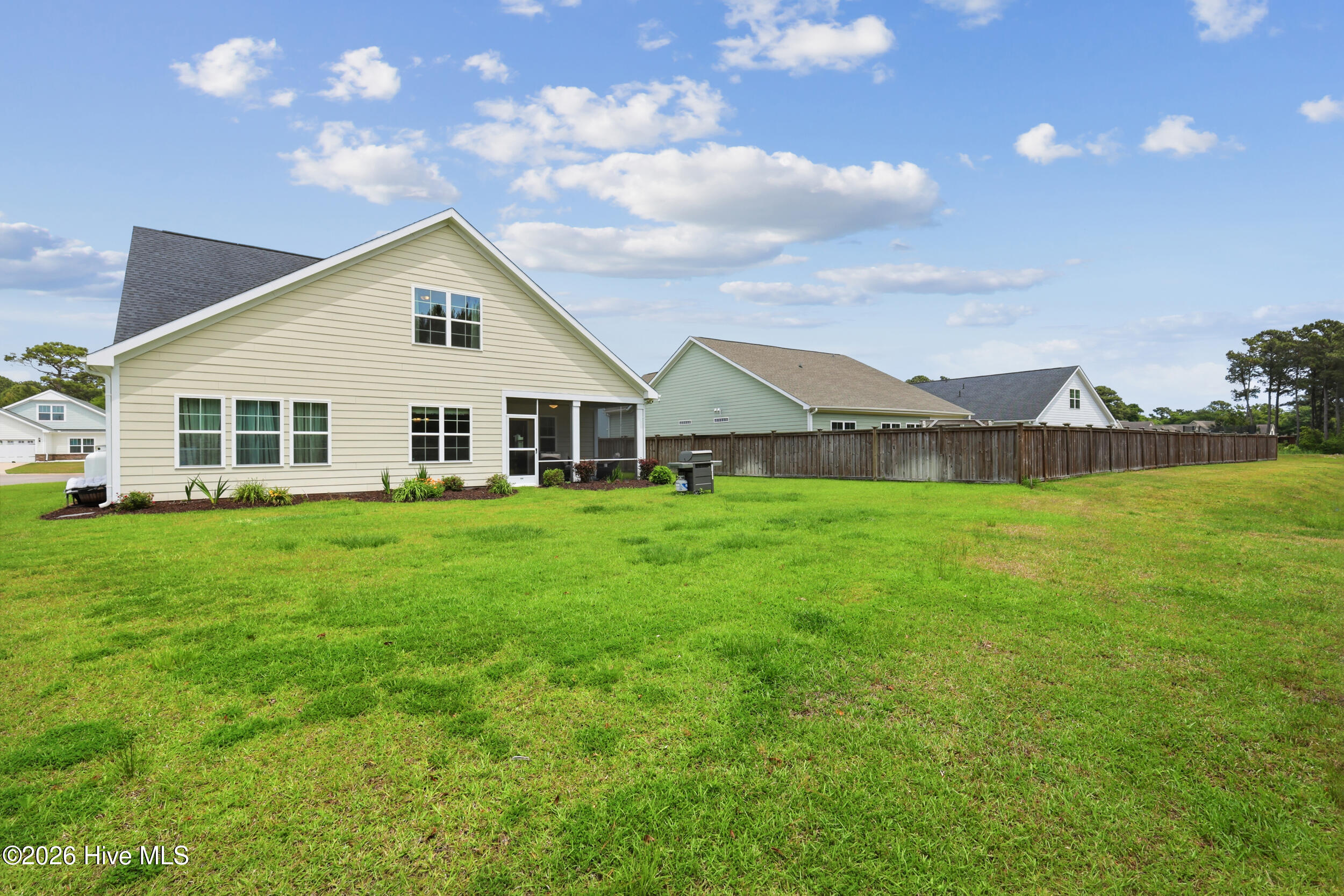 100570535 | Photo 38