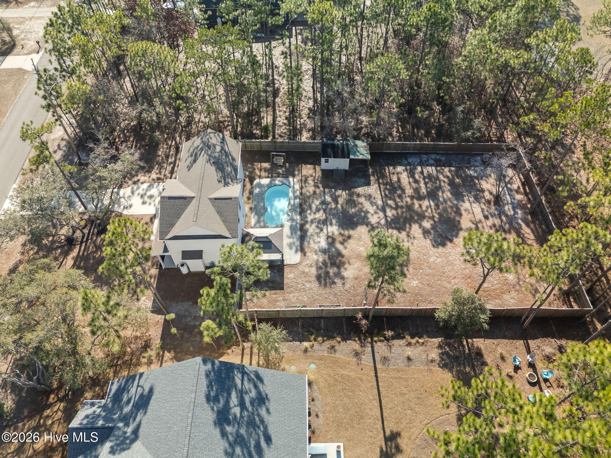 100548283 | Photo 39