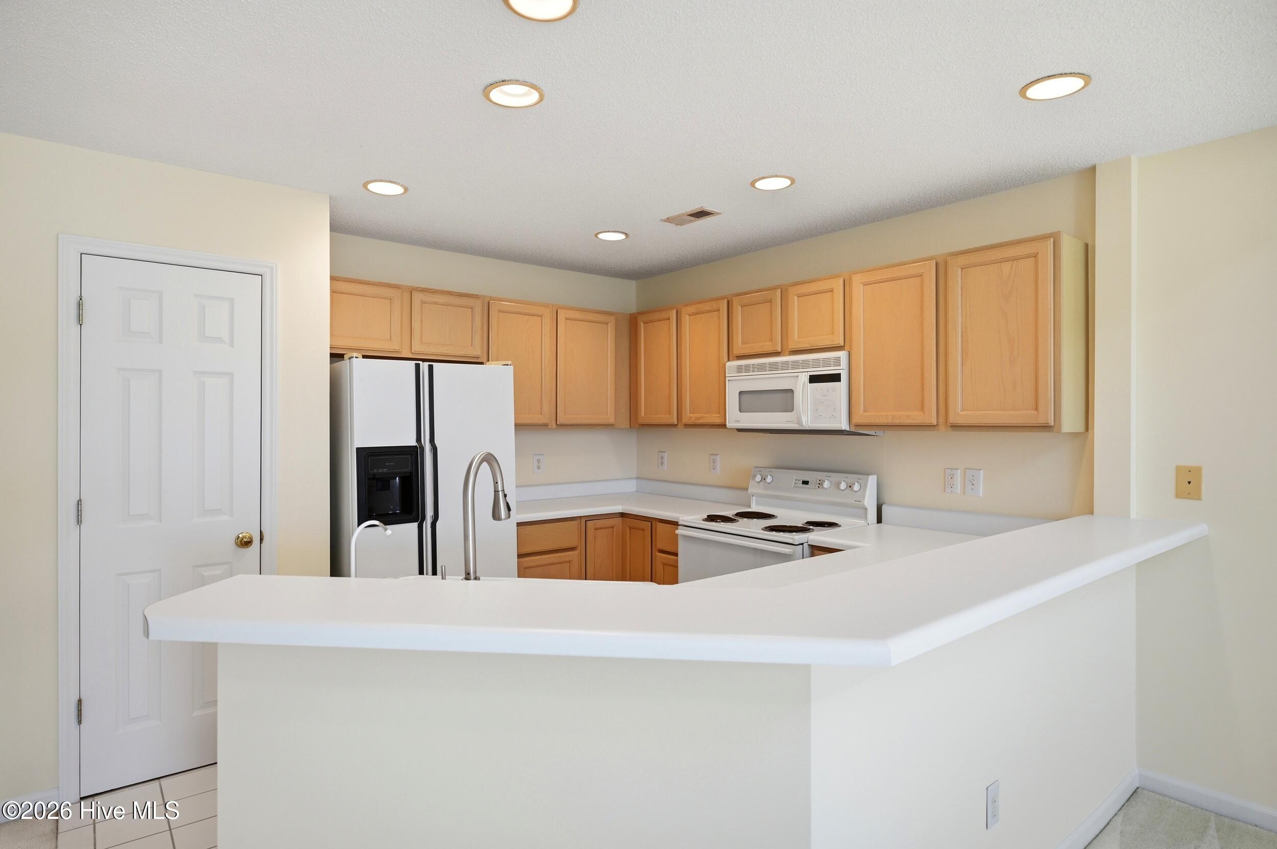 100566721 | Photo 12