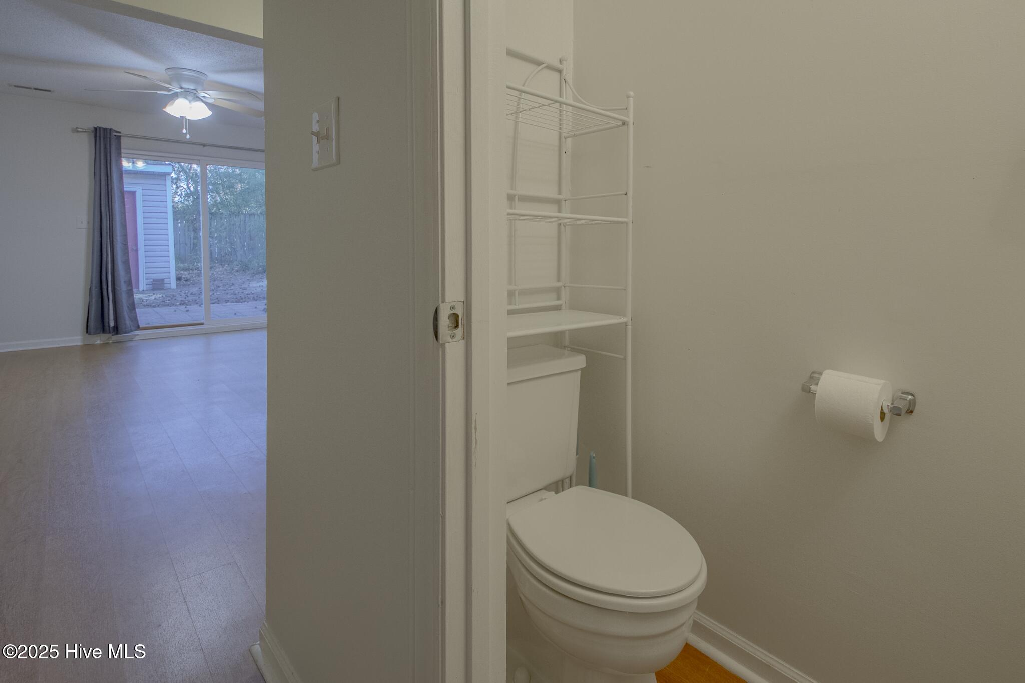 100545598 | Photo 12