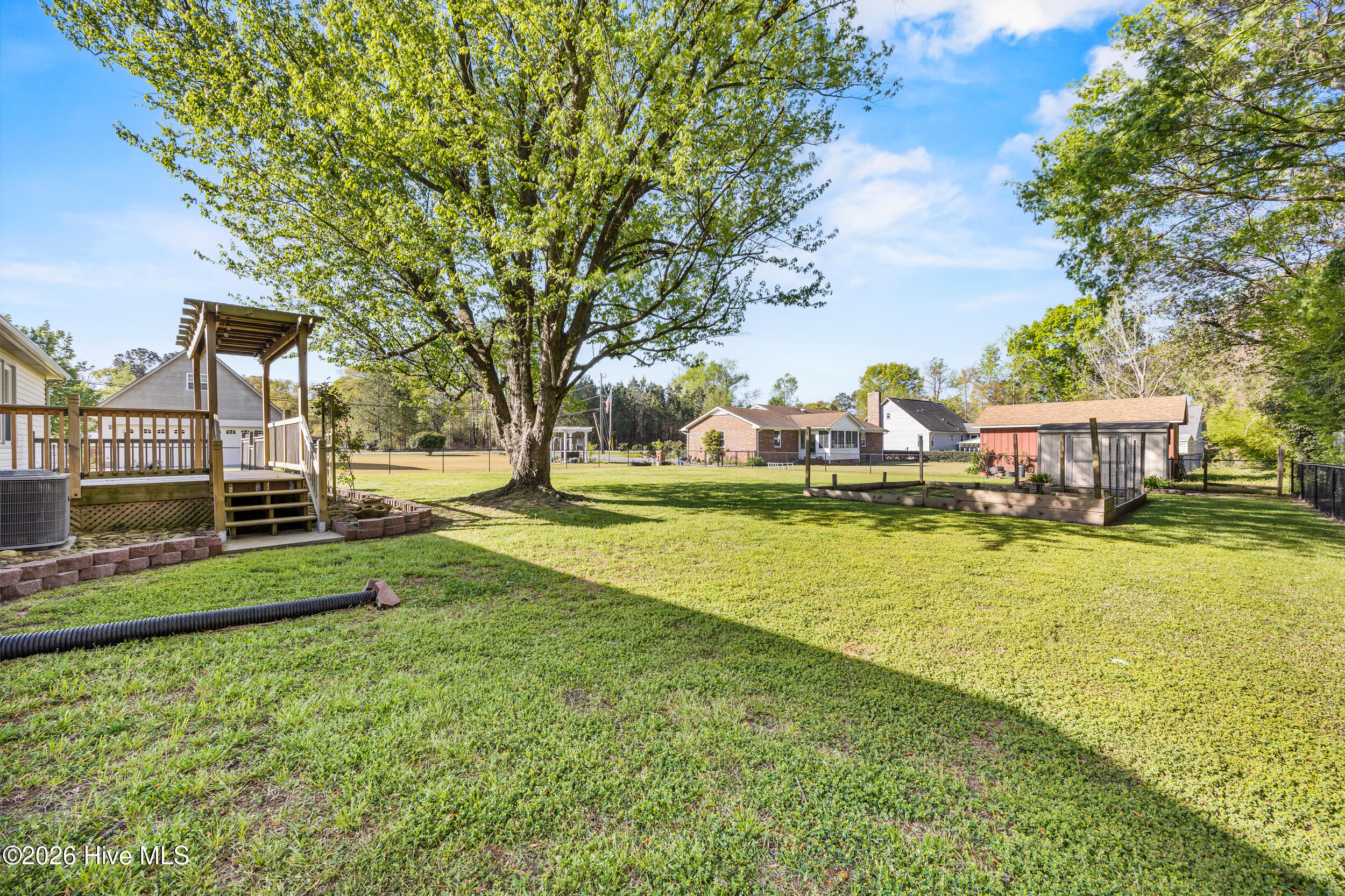 100565895 | Photo 48