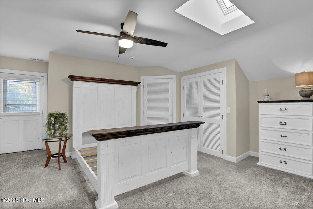 100542503 | Photo 35