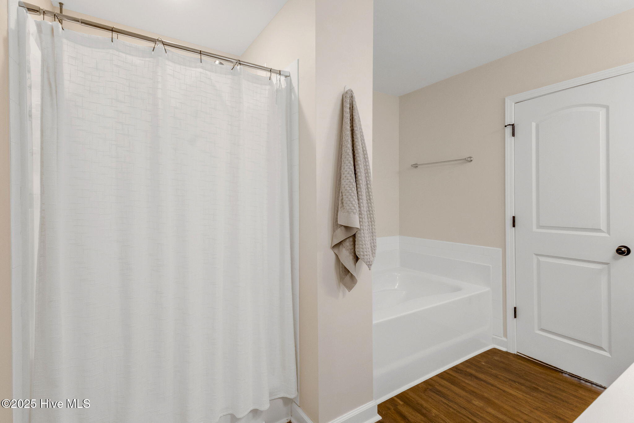 100538262 | Photo 26