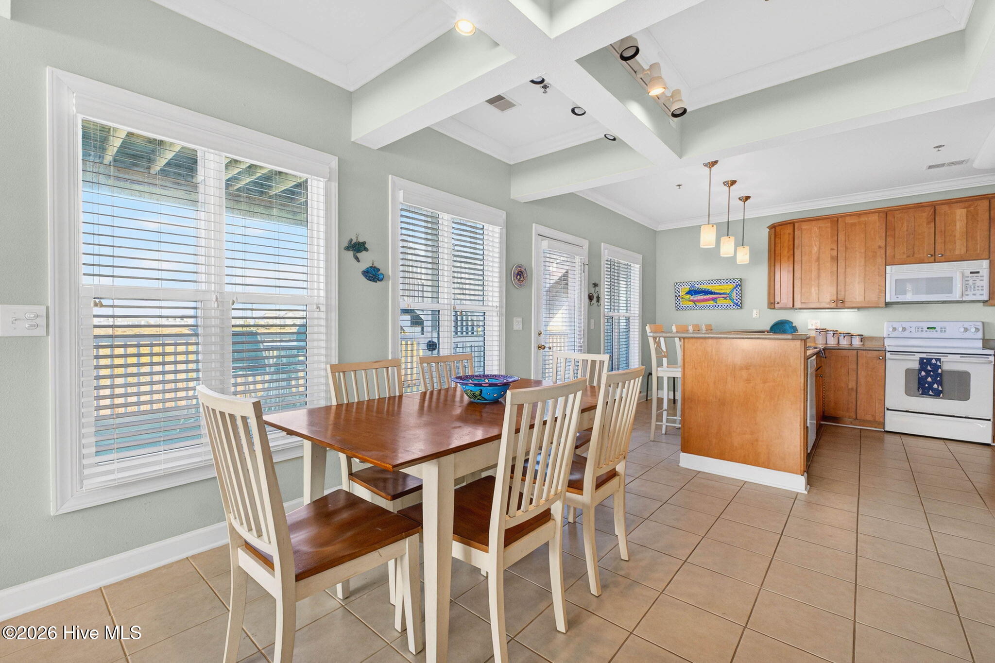 100555229 | Photo 32