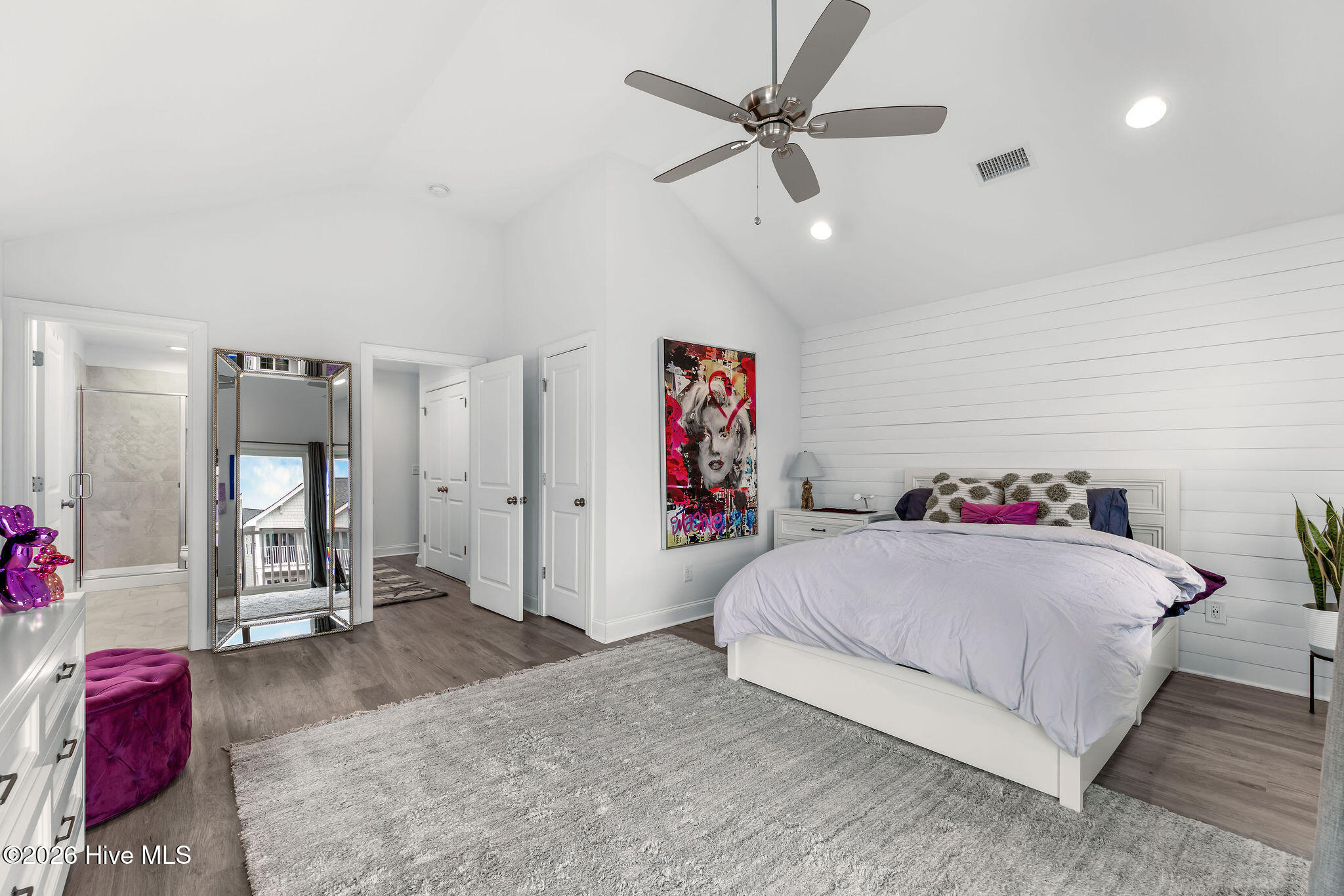 100558472 | Photo 19