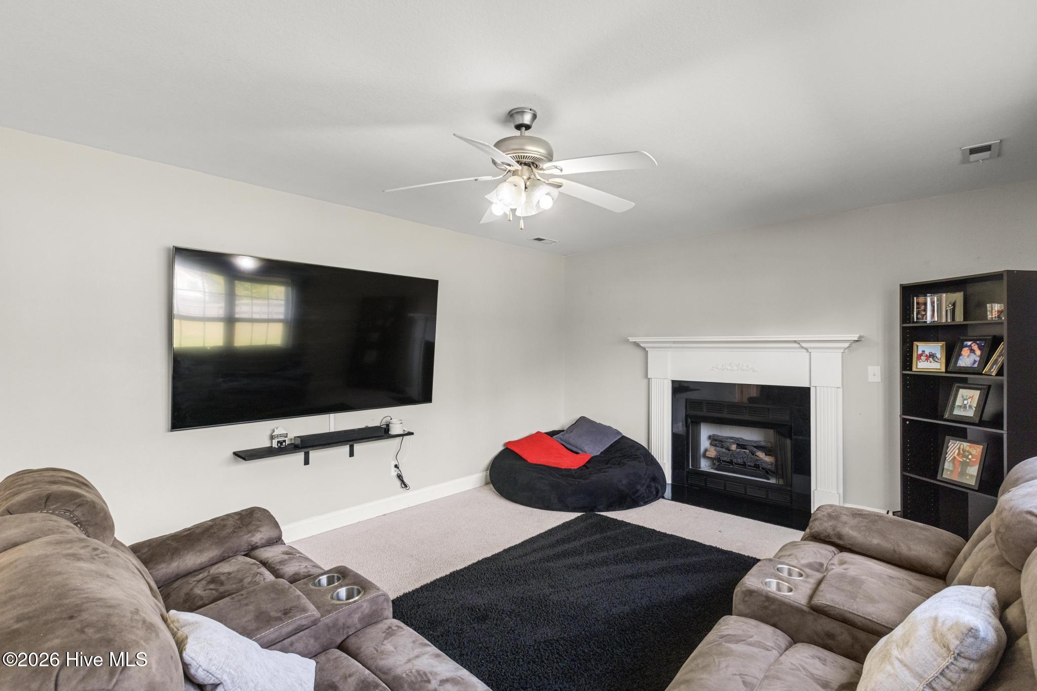 100566886 | Photo 13