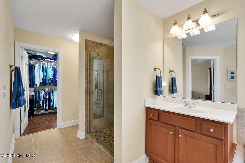 100565145 | Photo 21