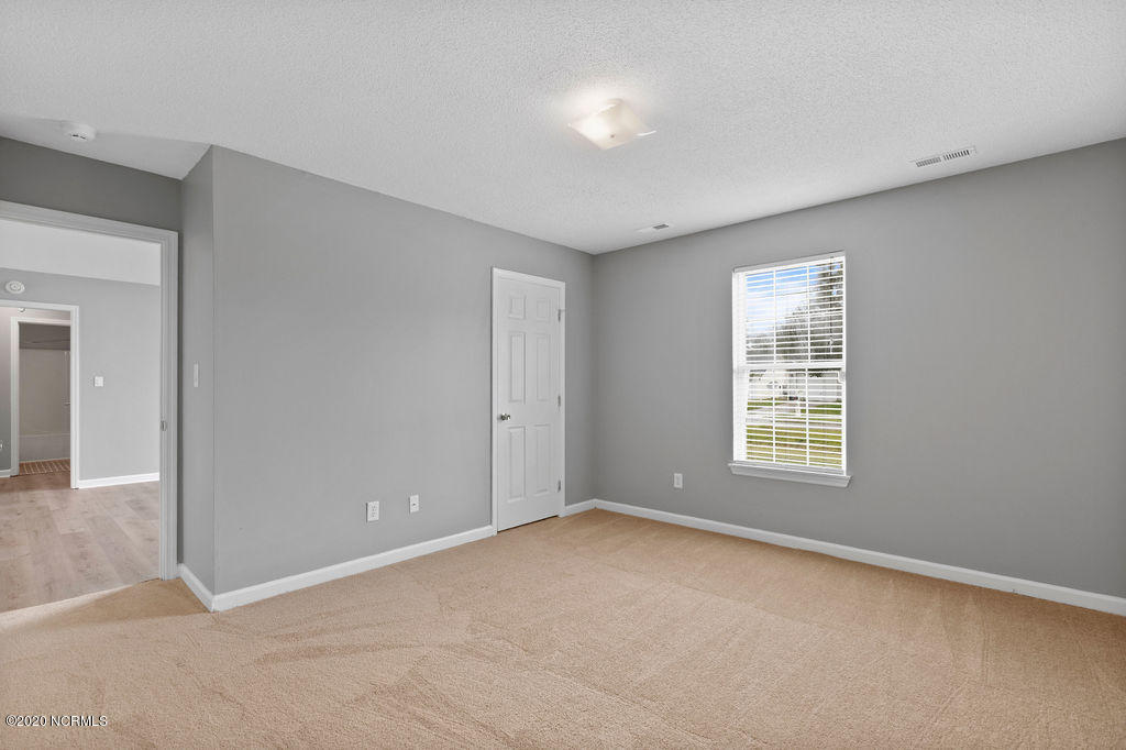 100564079 | Photo 13