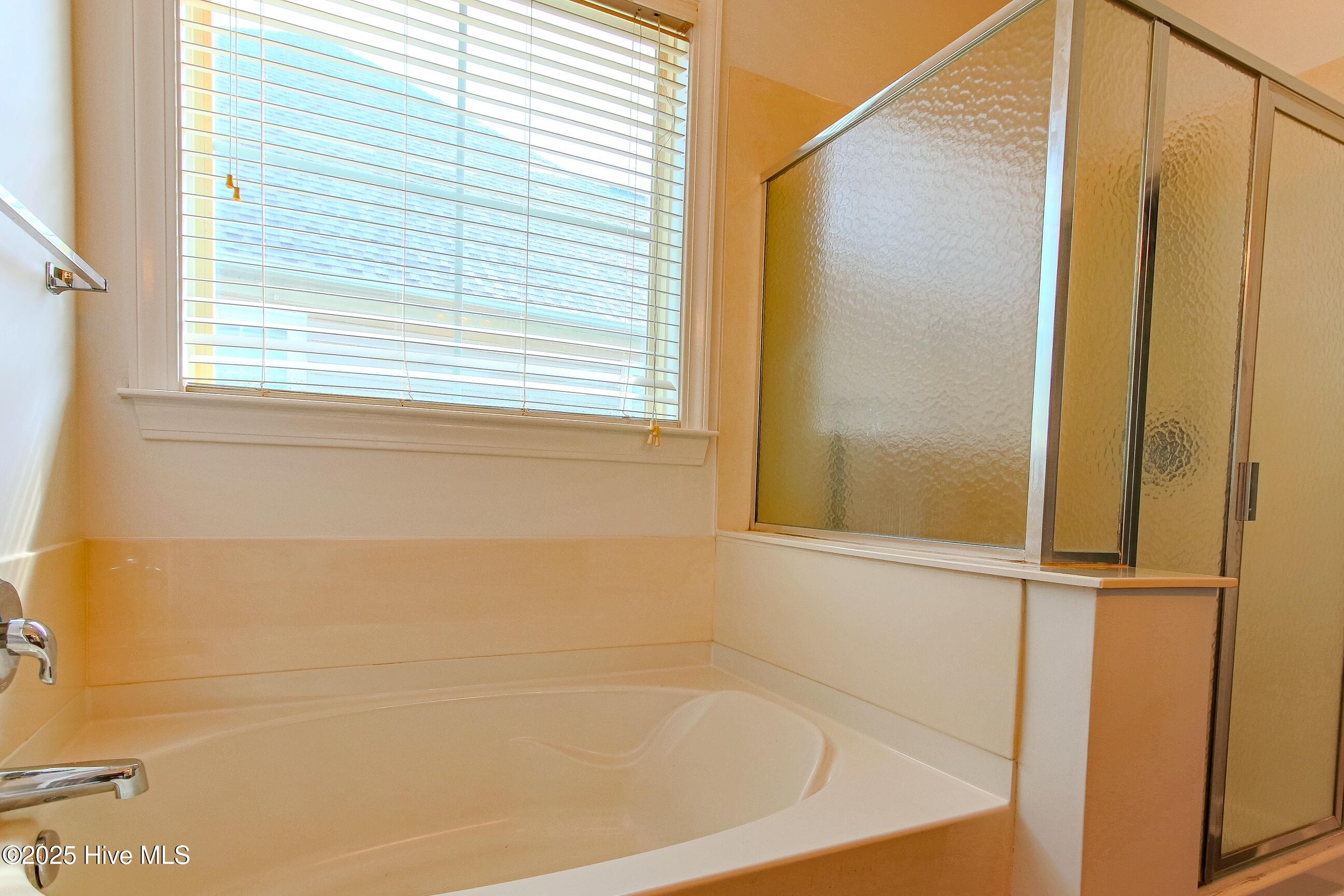 100525378 | Photo 36