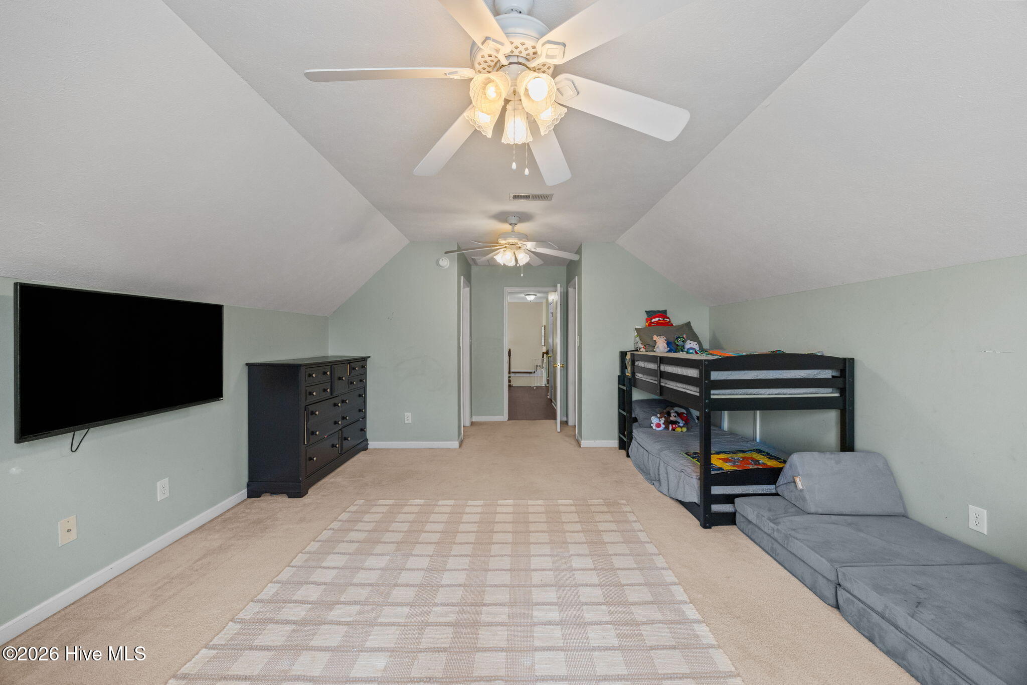 100558634 | Photo 35