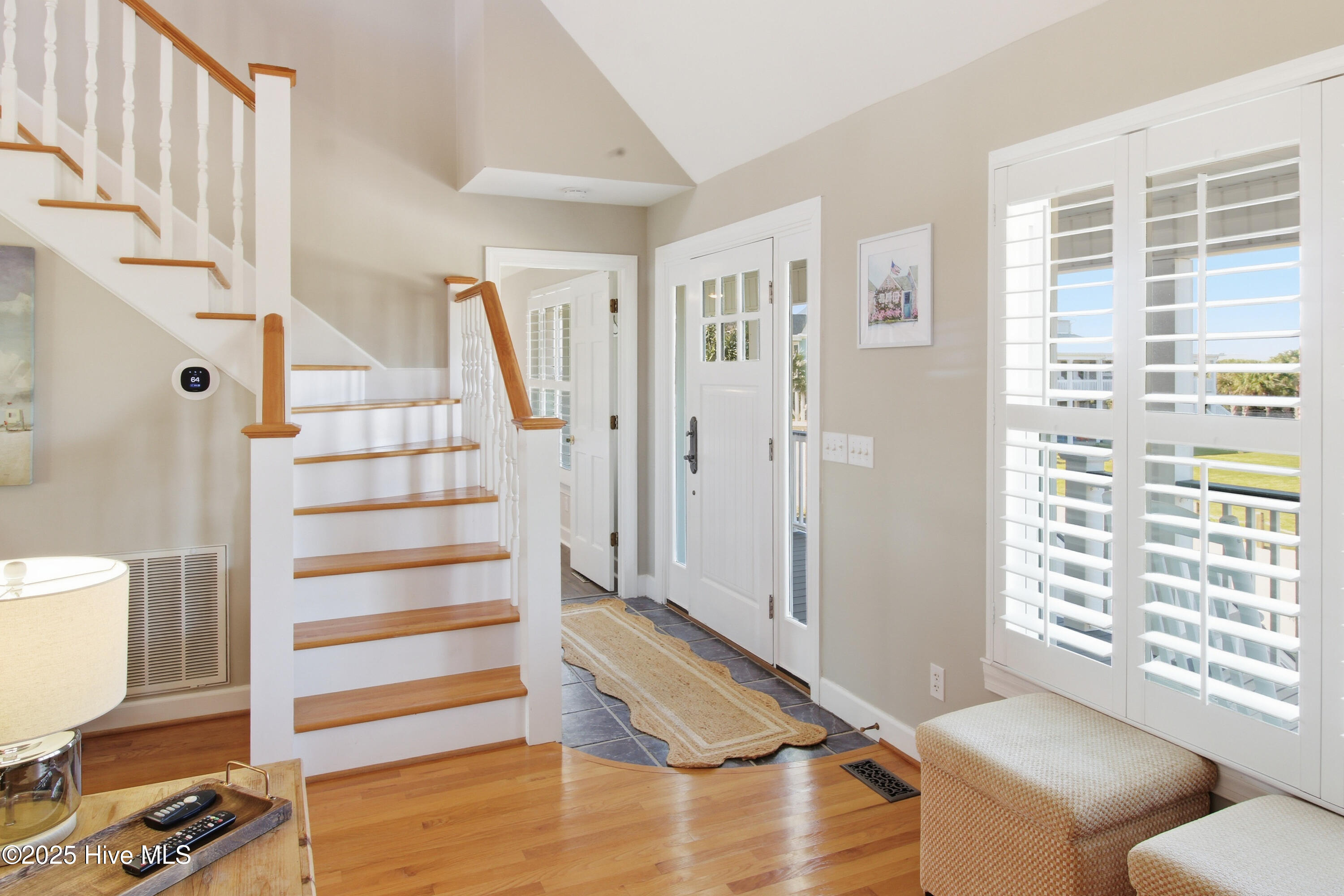 100557076 | Photo 14