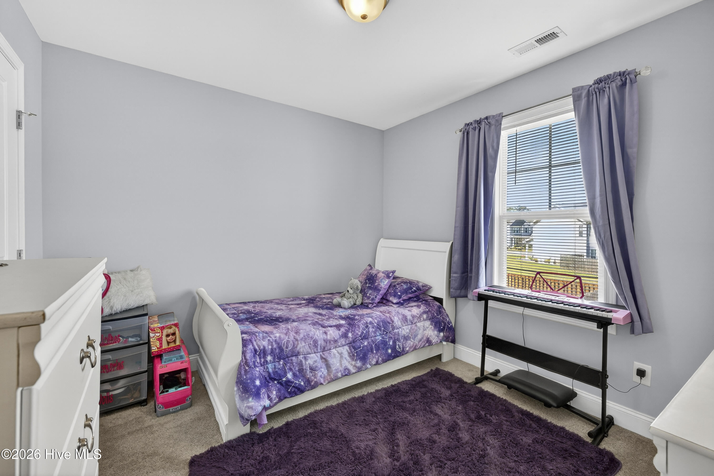 100563705 | Photo 32