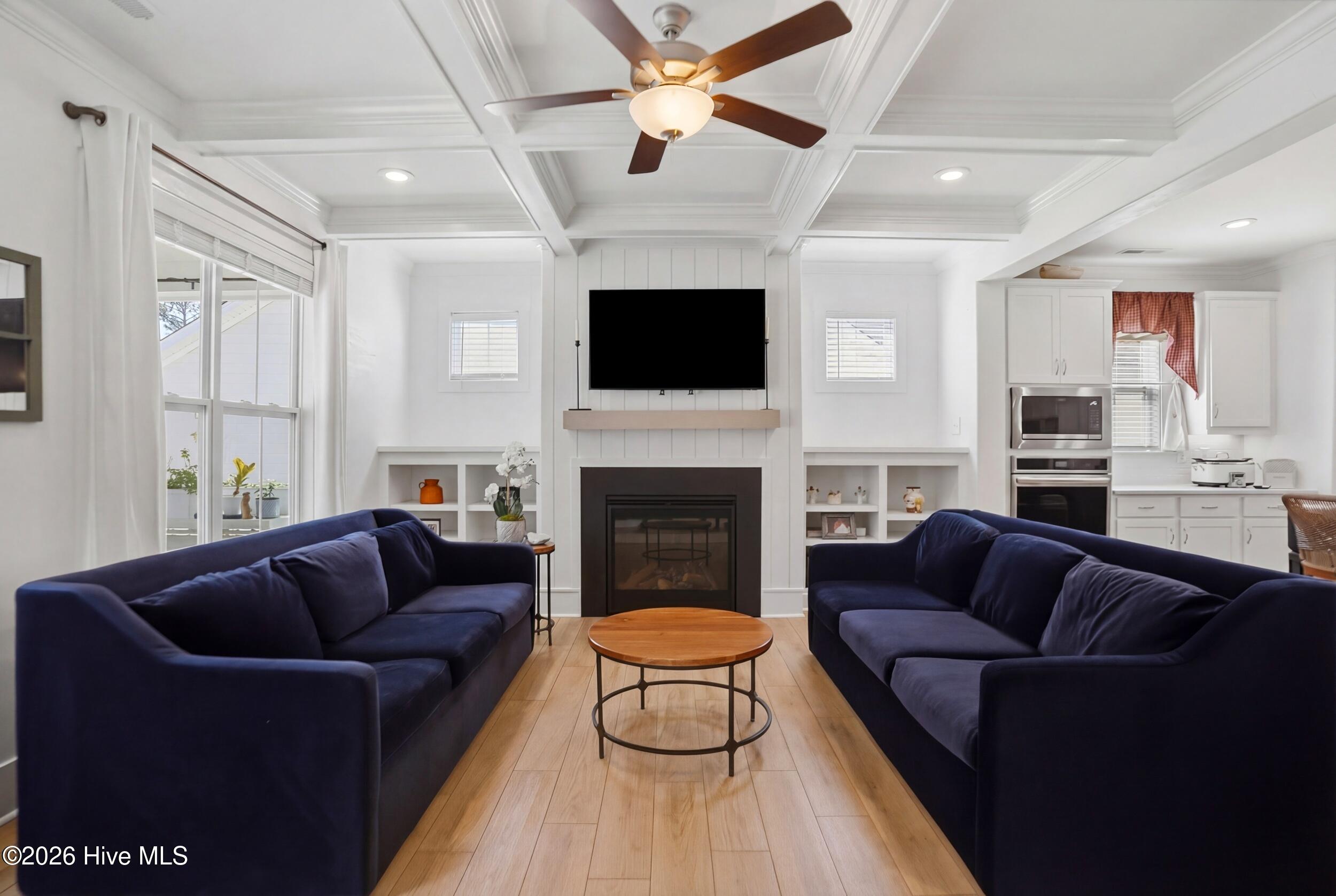 100565471 | Photo 19