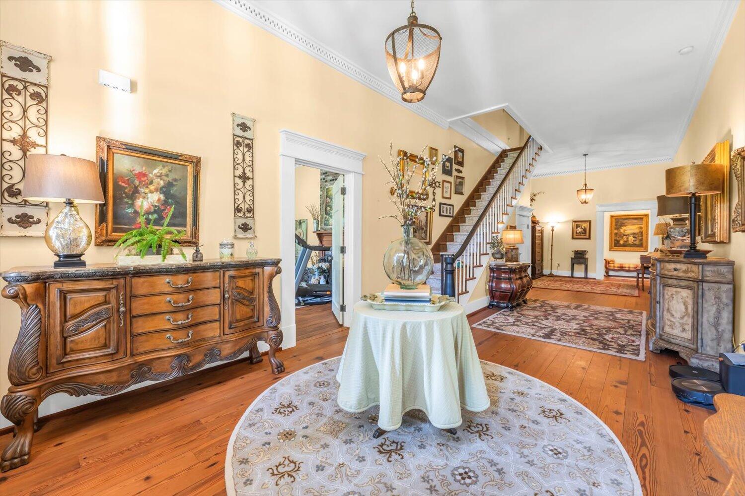 06-5111 Greensboro Rd S 06