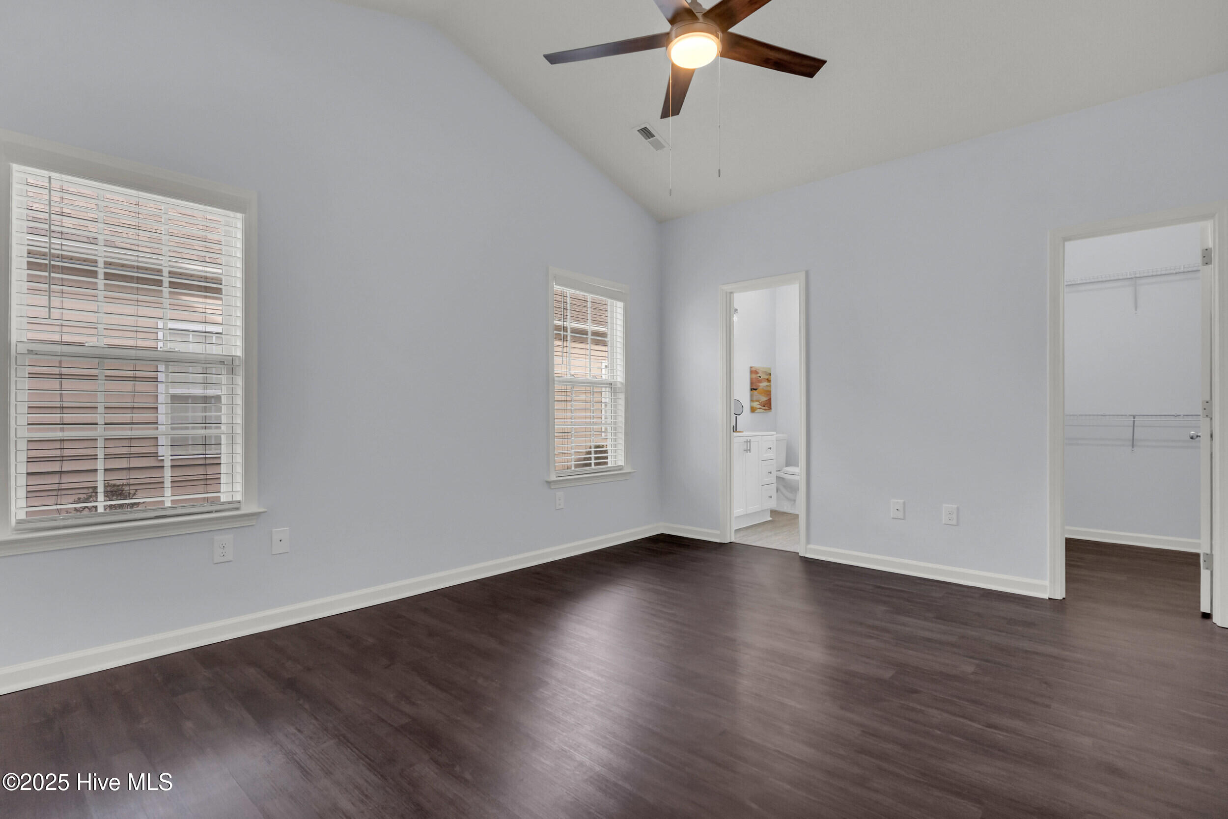 100546029 | Photo 13