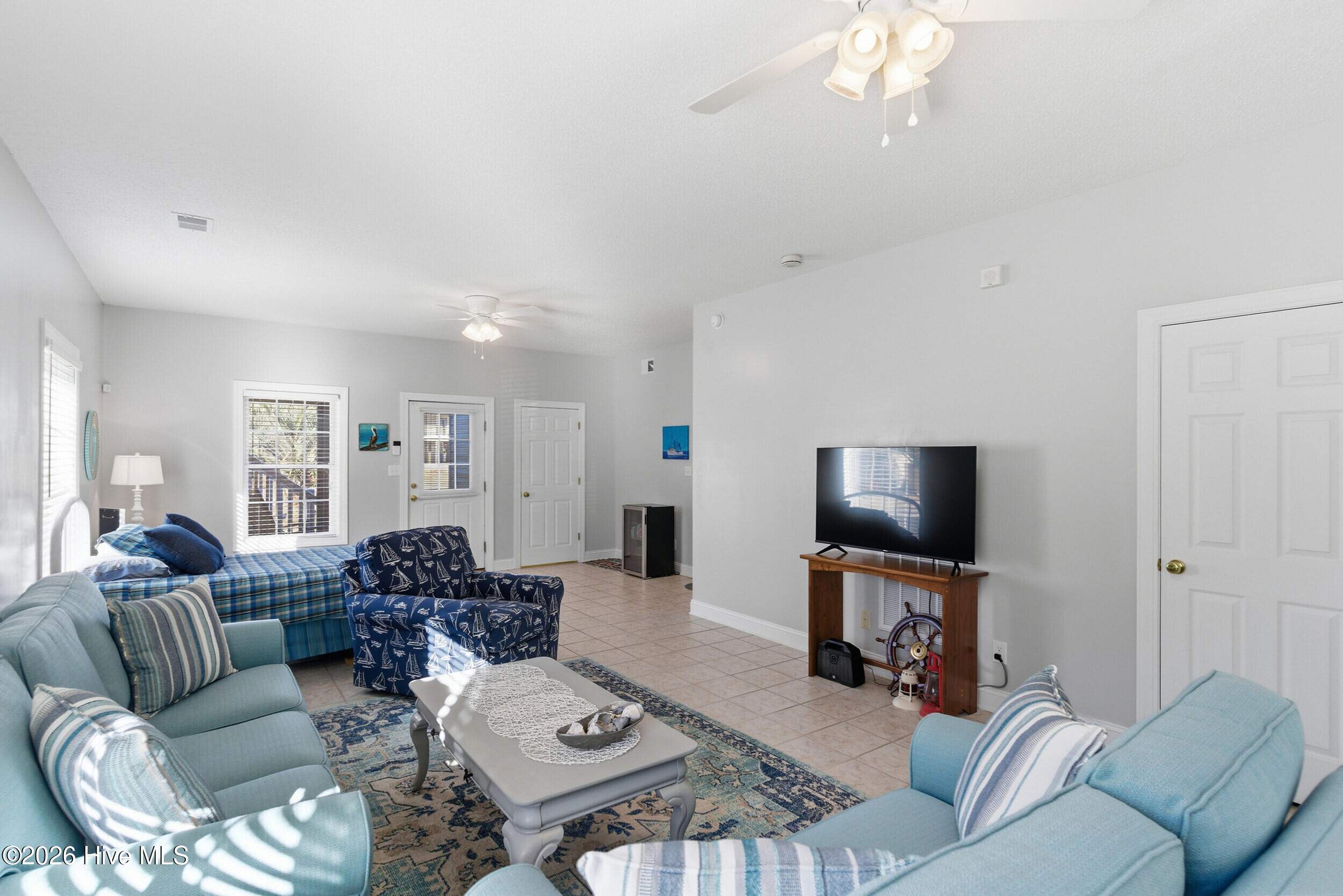 100549898 | Photo 26