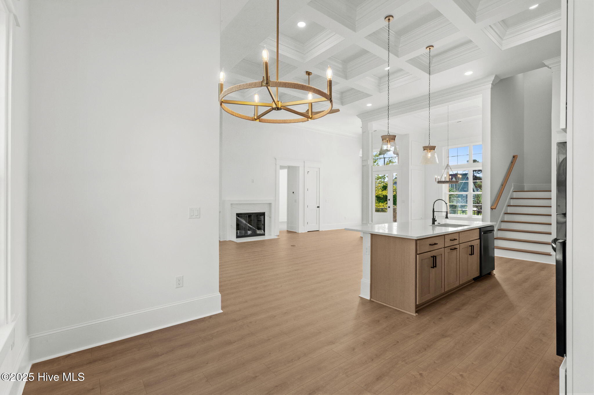 100535498 | Photo 15