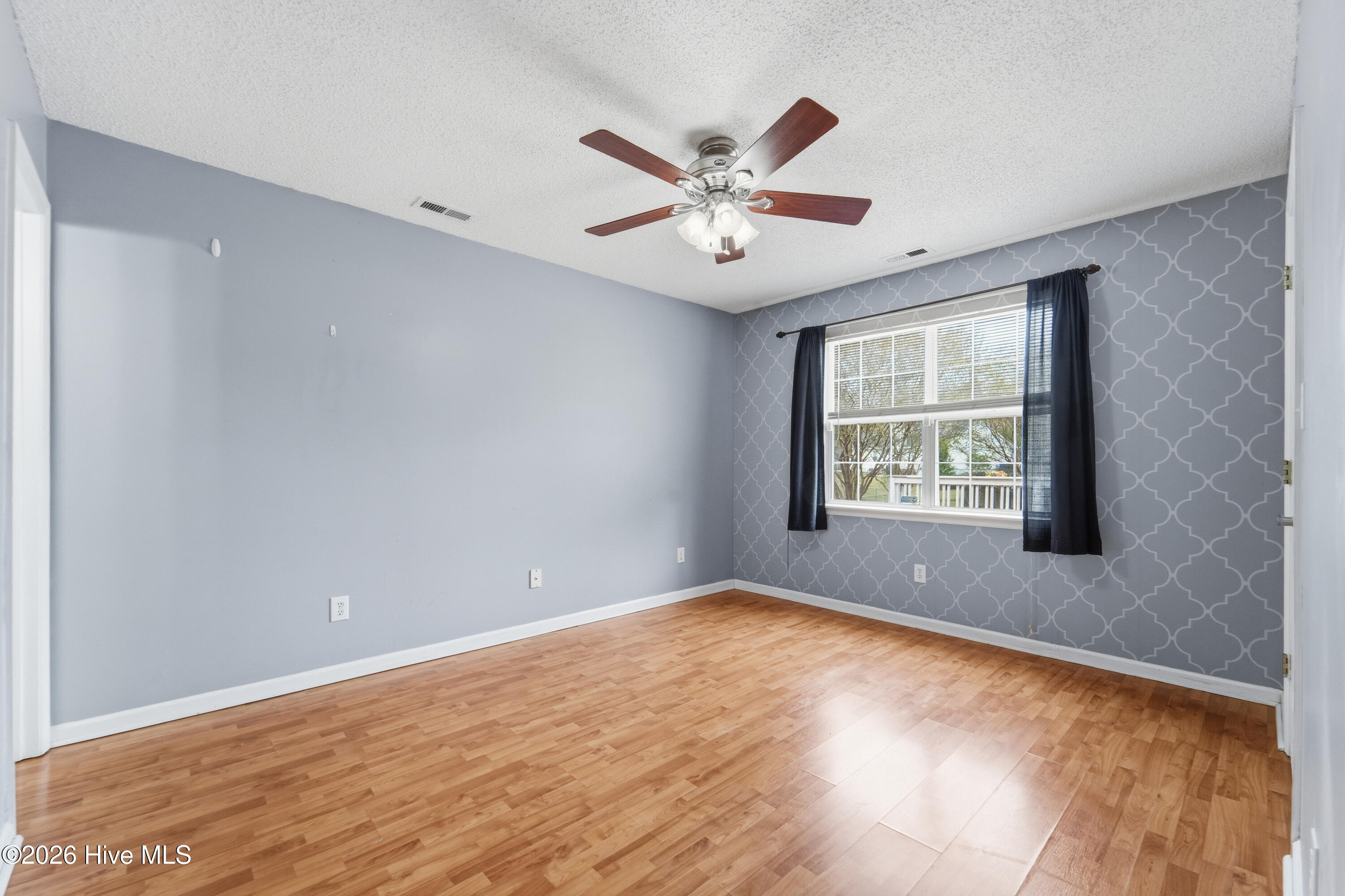 100559067 | Photo 45