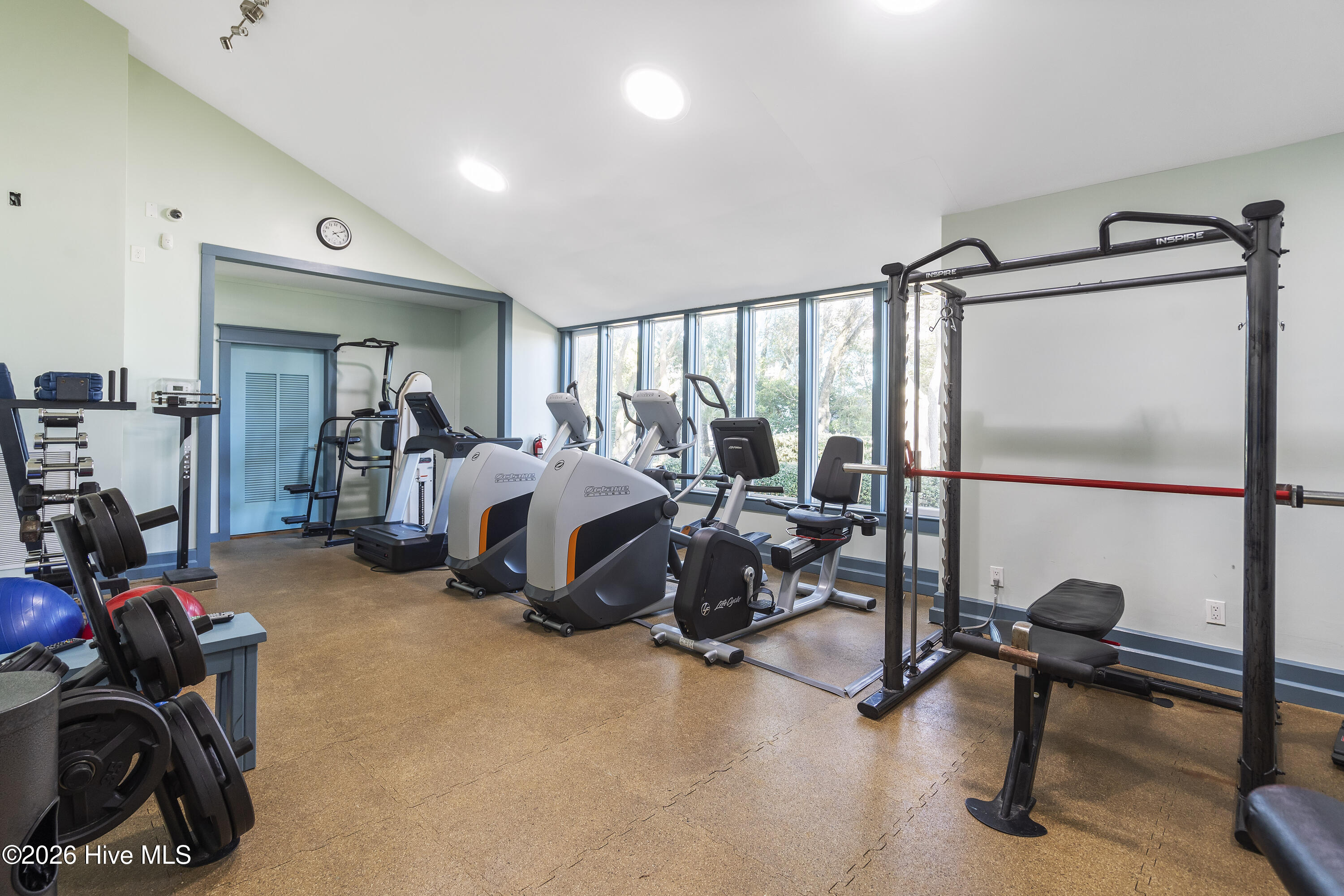 100552987 | Photo 39