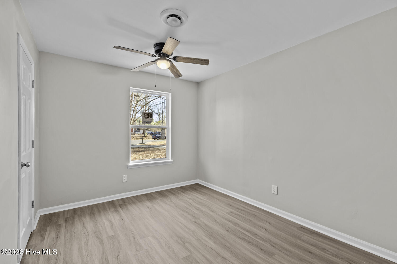 100551679 | Photo 15