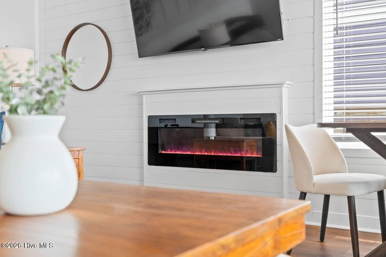 100556593 | Photo 19