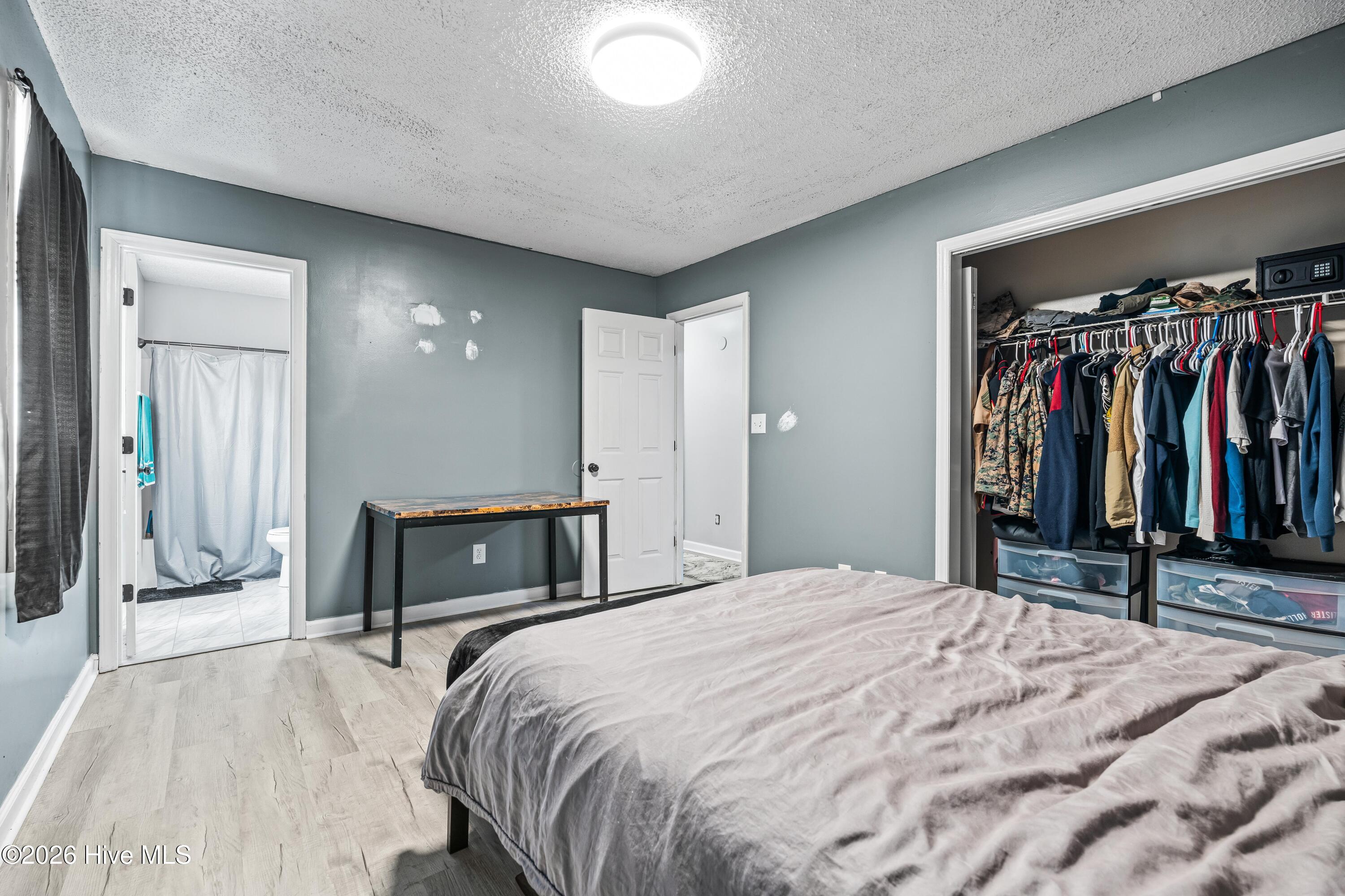 100558142 | Photo 10