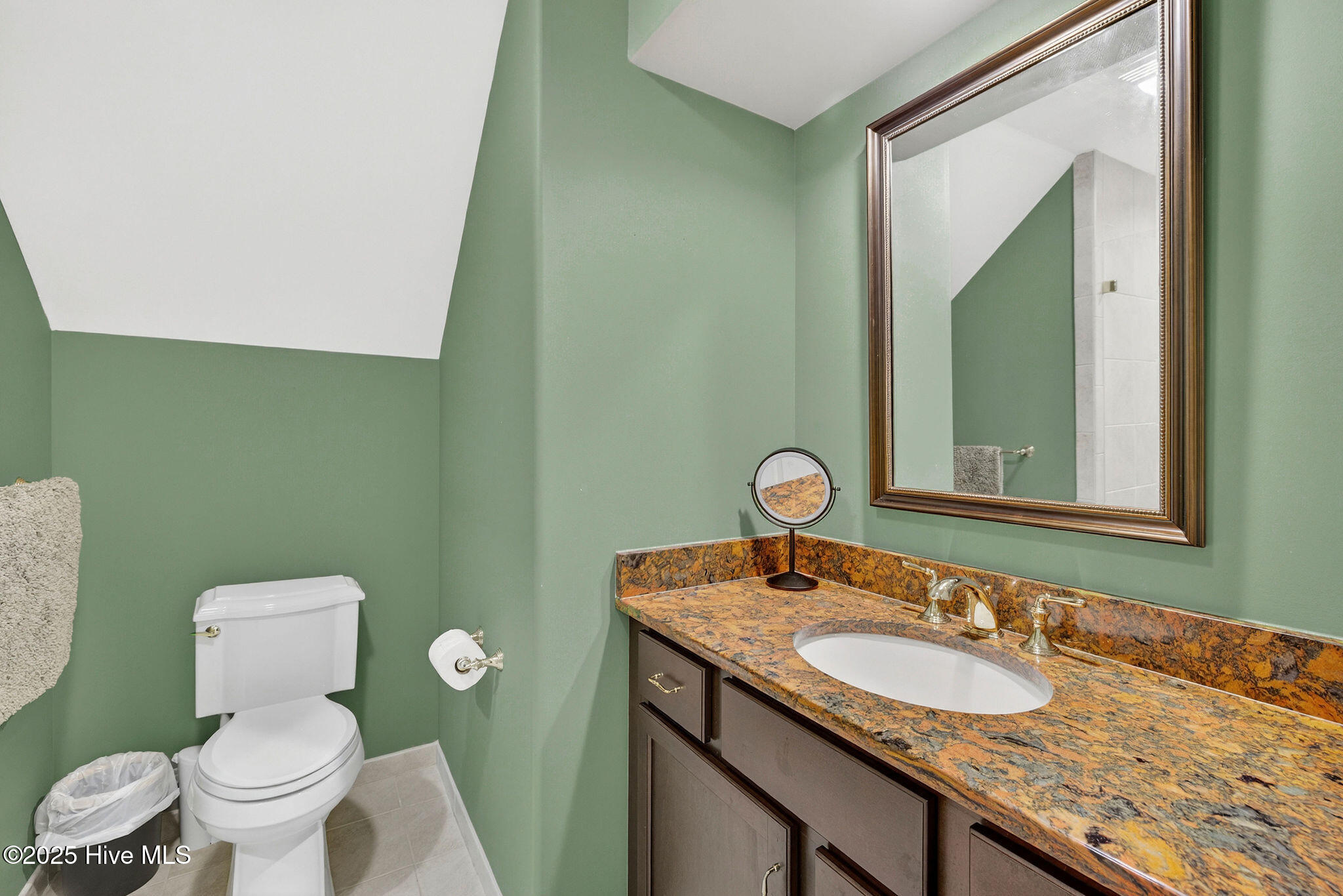 100543133 | Photo 41