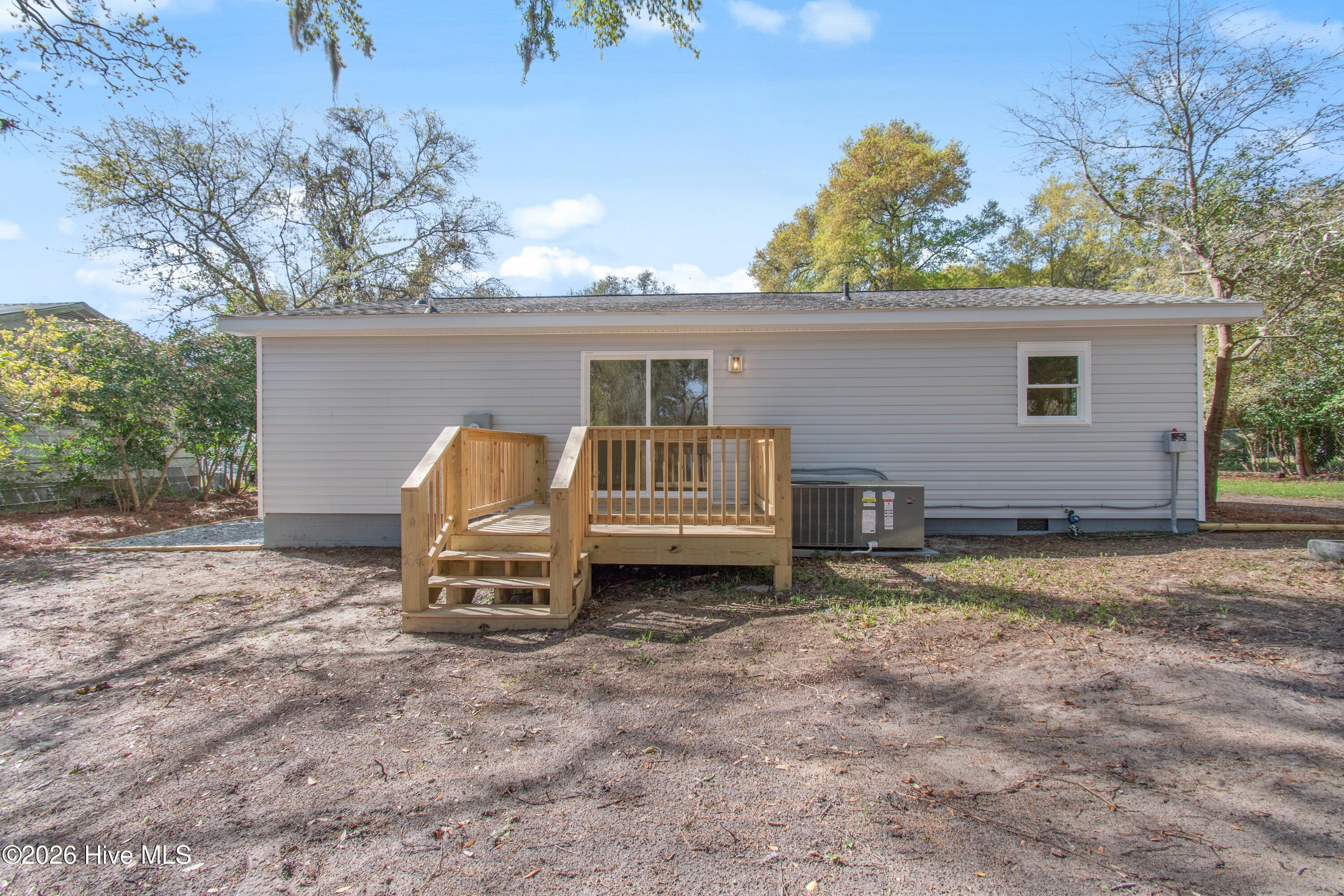 100564131 | Photo 32