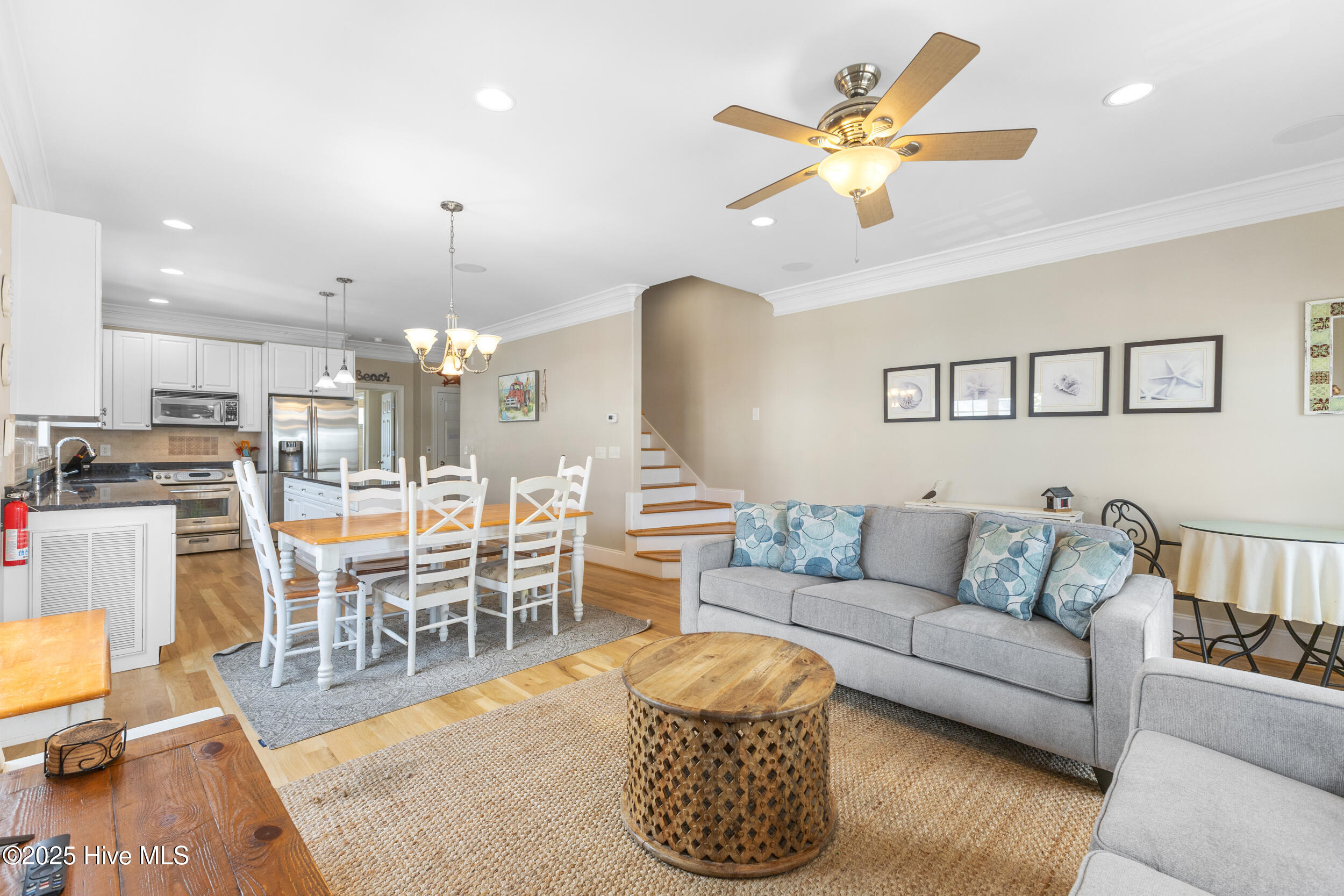 100506404 | Photo 15