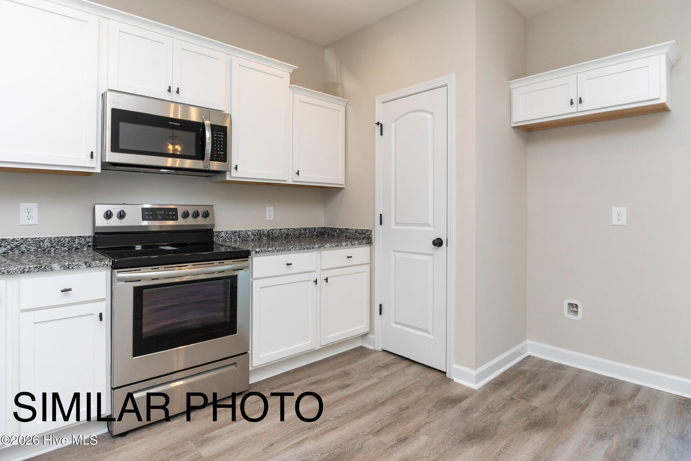 100566747 | Photo 18