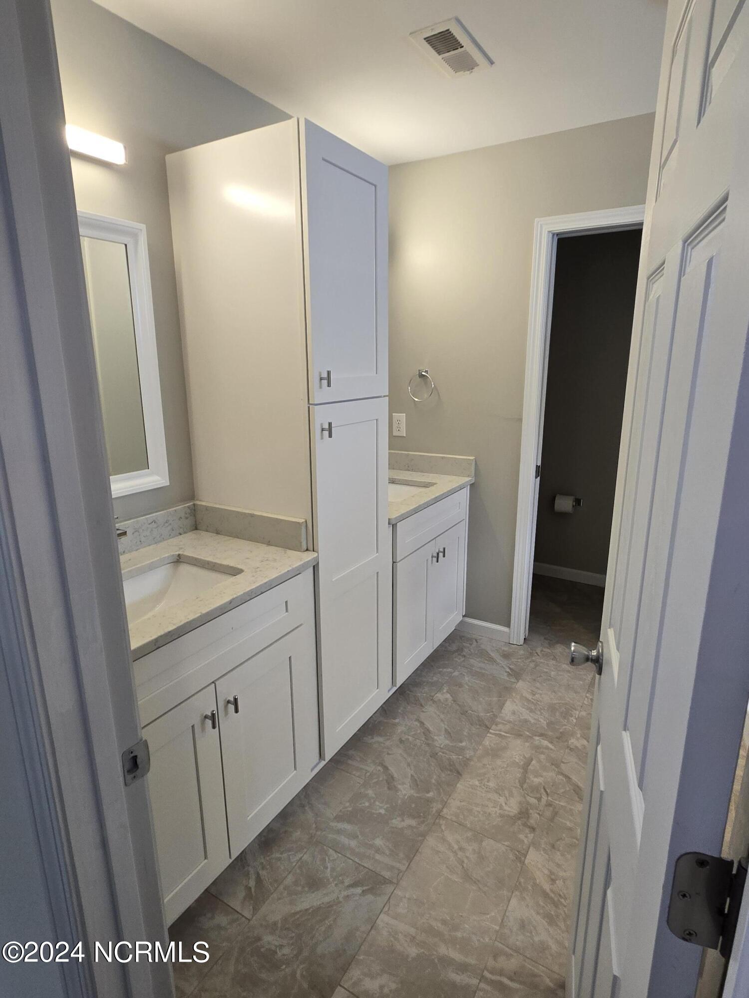 100465743 | Photo 33