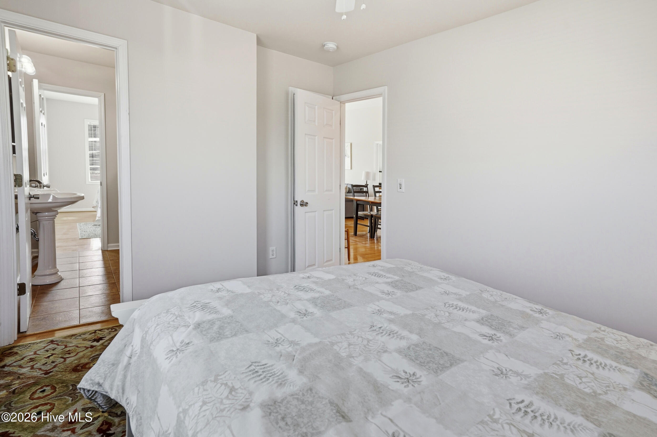 100554580 | Photo 19